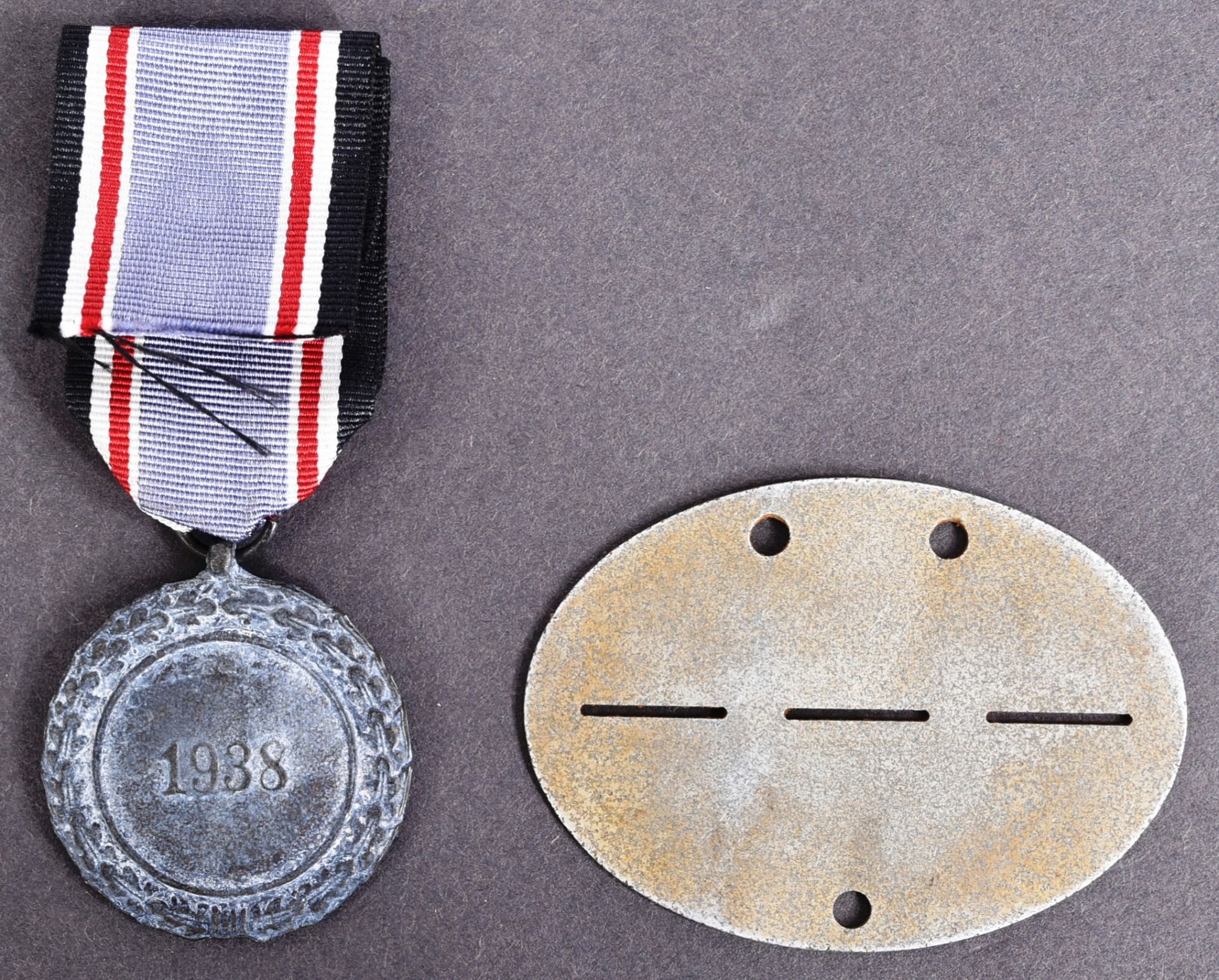 WWII SECOND WORLD WAR GERMAN AIR RAID PROTECTION MEDAL - Image 4 of 4
