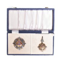 THAILAND ORDER OF THE CROWN KNIGHT MEDAL SET