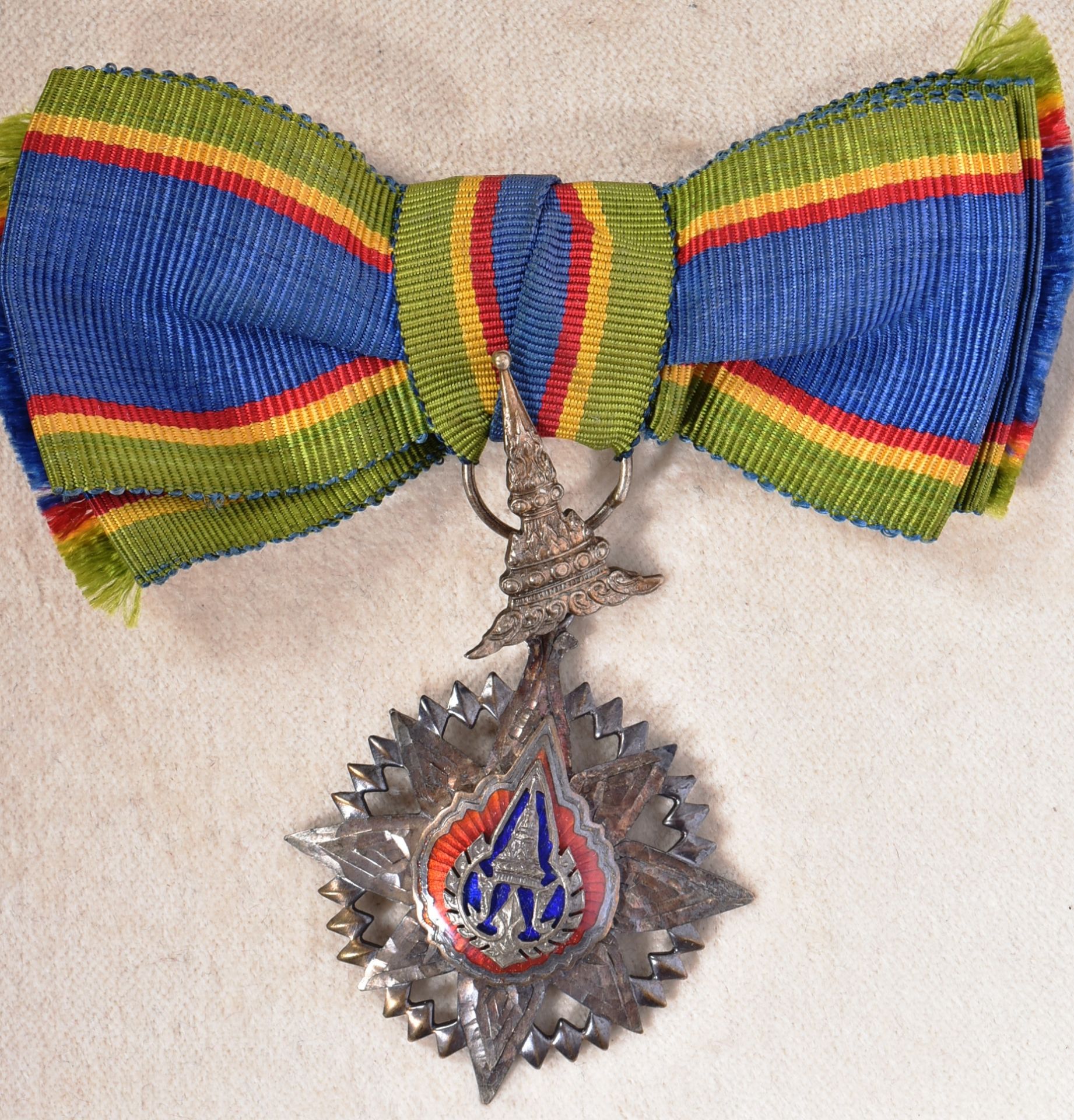THAILAND ORDER OF THE CROWN MEDAL SET - Image 3 of 5