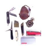 COLLECTION OF ASSORTED MILITARIA & PENKNIVES