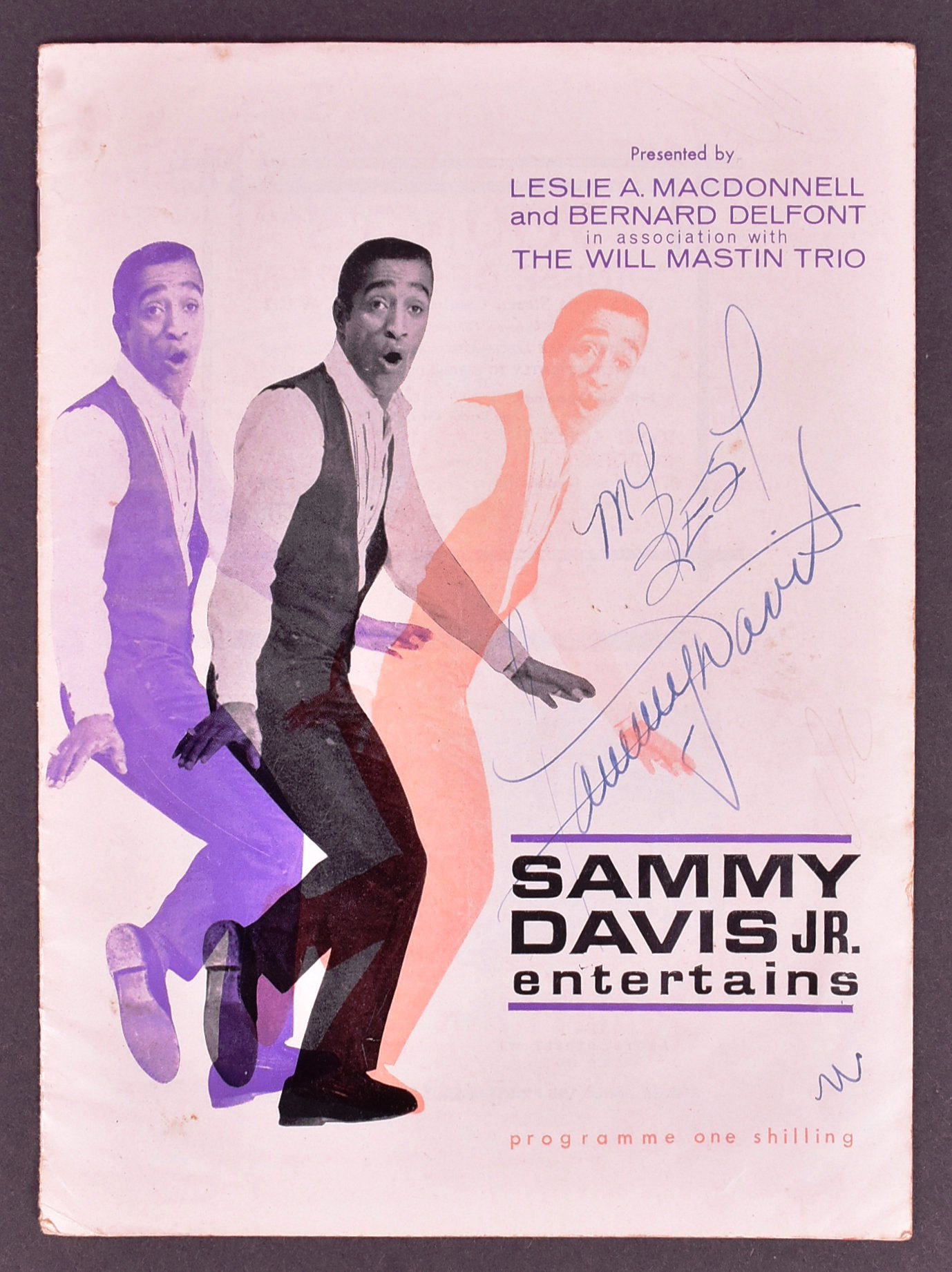 SAMMY DAVIS JR (1925-1990) - AUTOGRAPHED PROGRAMME