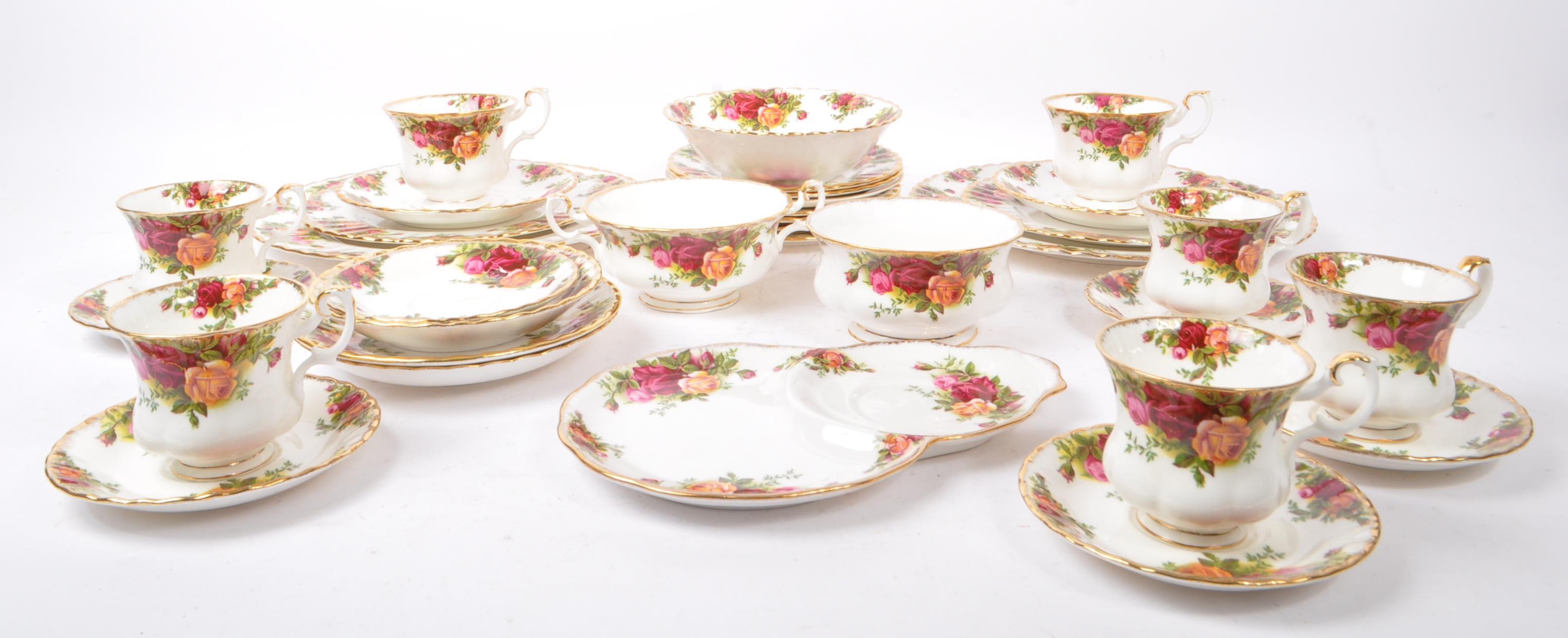 ROYAL ALBERT - OLD COUNTRY ROSES TABLE / TEA SERVICE