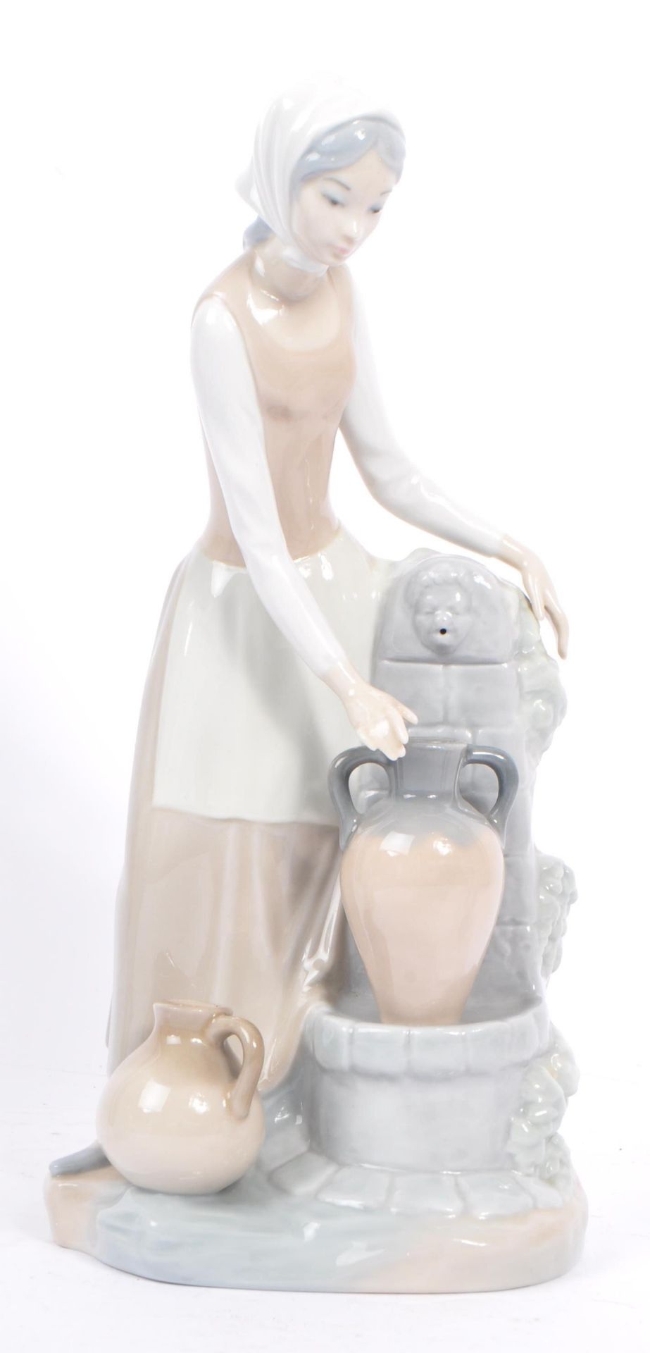LLADRO - COLLECTION OF FOUR VINTAGE PORCELAIN FIGURINES - Image 3 of 7