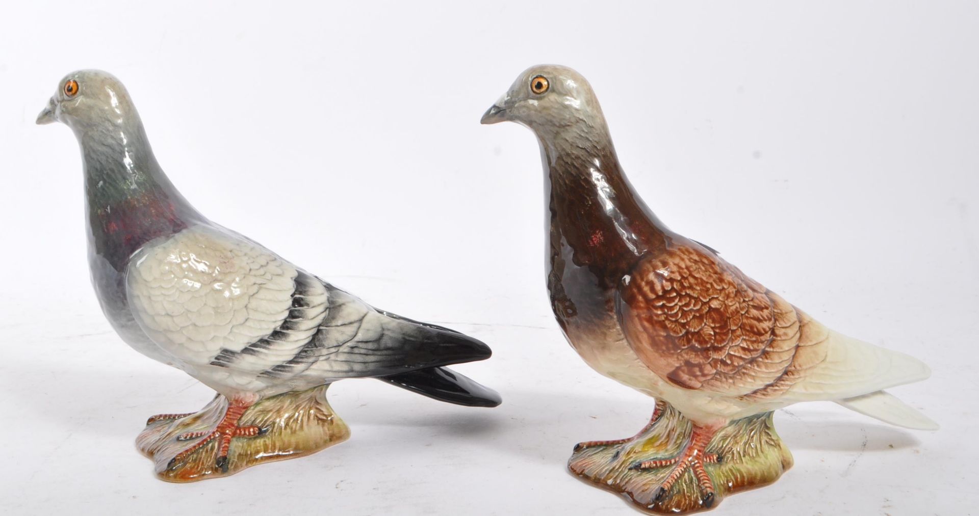 BESWICK - TWO CHINA PIGEONS WITH CIGARETTE HOLDER - Bild 5 aus 6