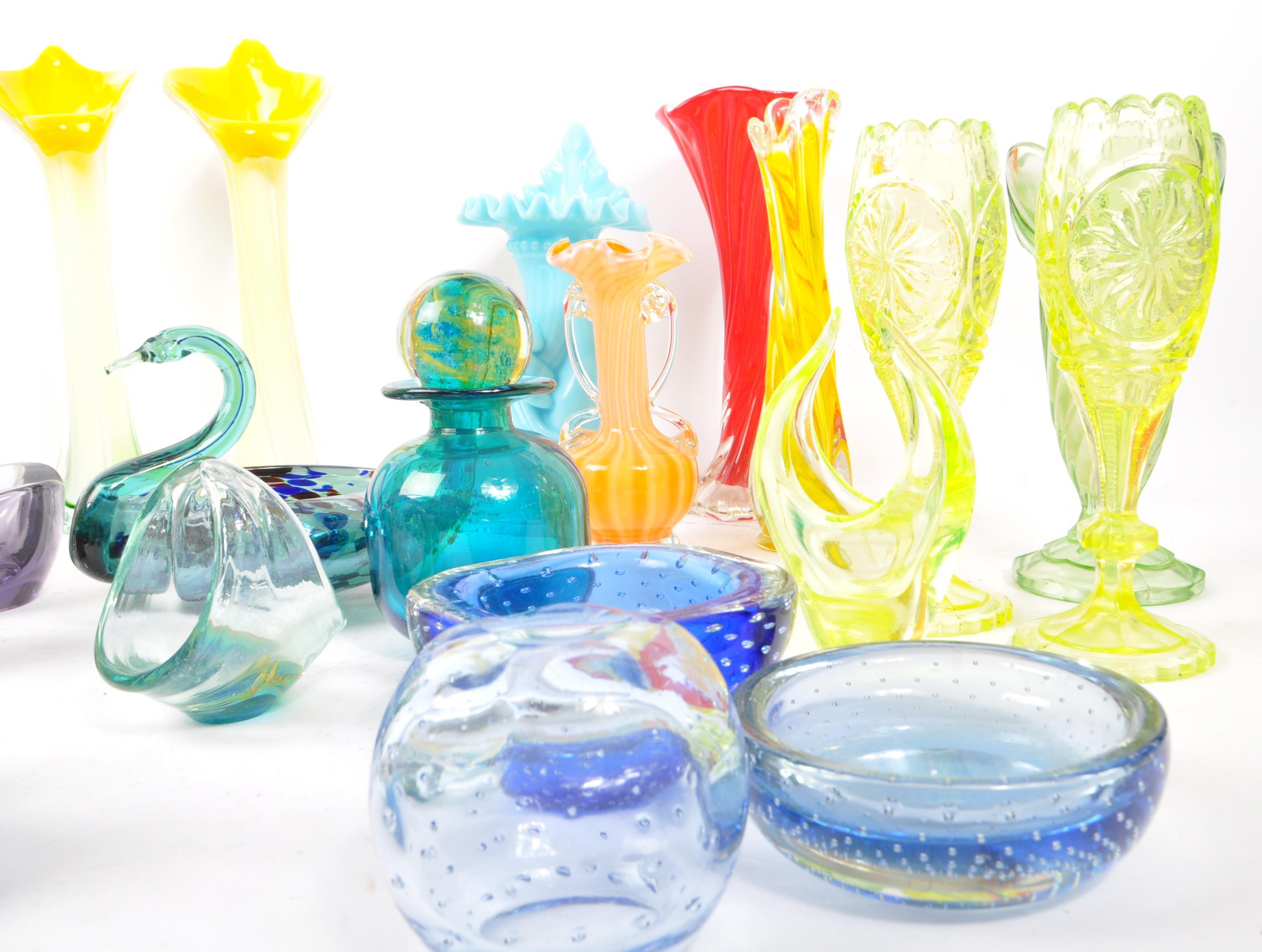 MDINA - COLLECTION OF 20TH CENTURY STUDIO ART GLASS - Bild 5 aus 7