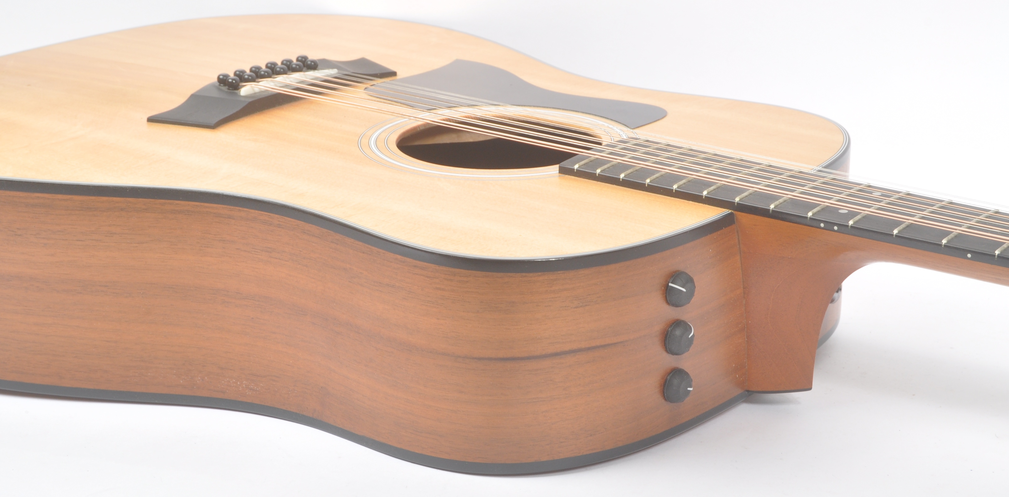 TAYLOR - CONTEMPORARY TWELVE STRING LEFT HANDED GUITAR - Image 6 of 8