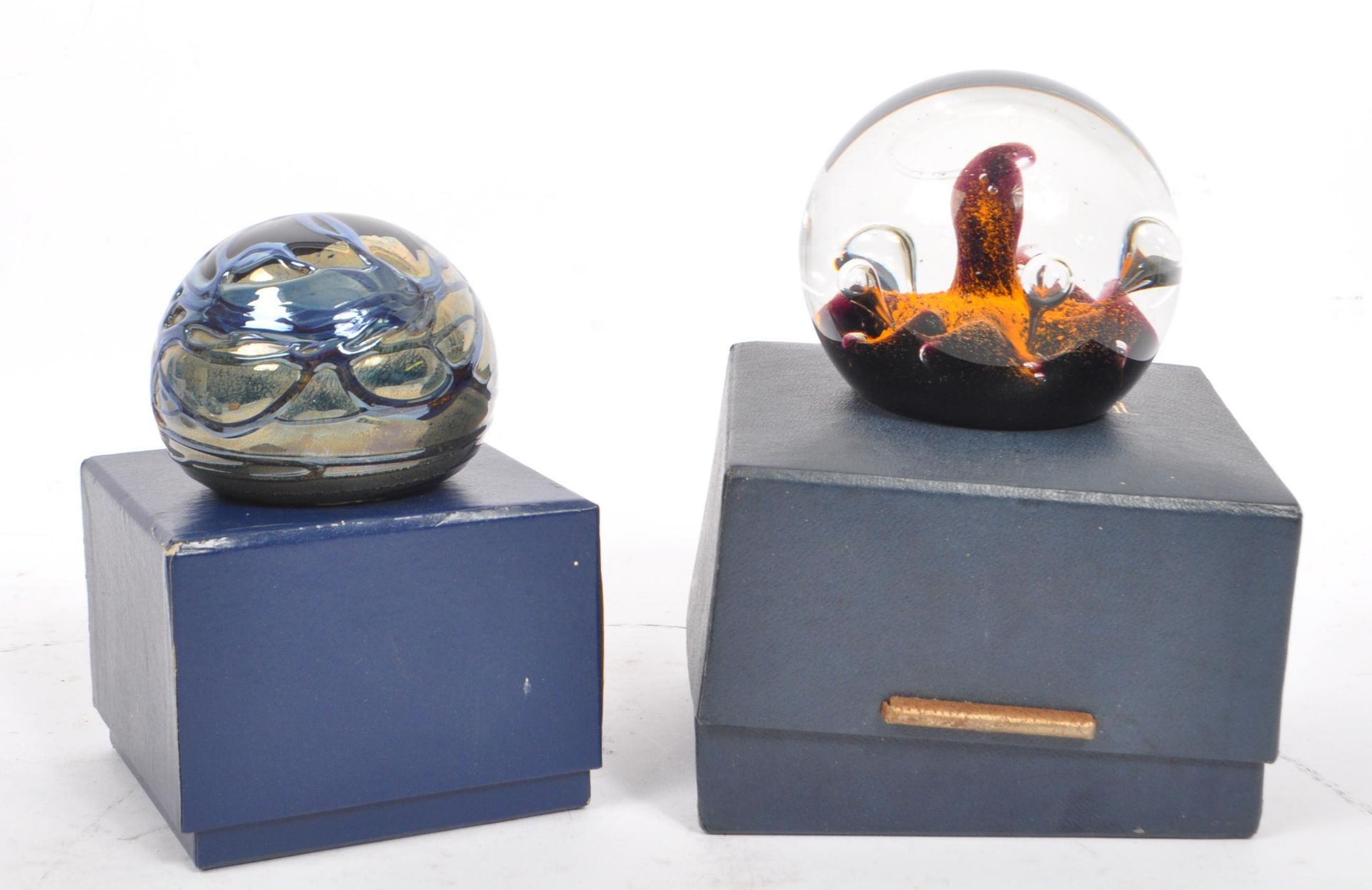 COLLECTION OF VINTAGE STUDIO ART GLASS PAPERWEIGHTS - Image 5 of 5