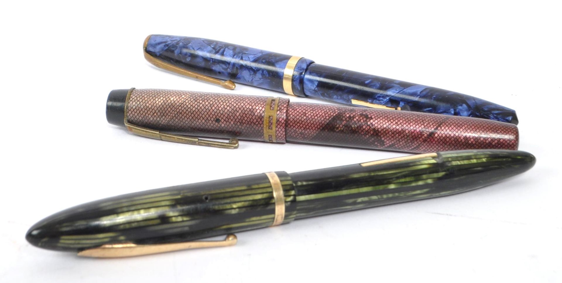 SHEAFFERS & BURNHAM - COLLECTION OF THREE FOUNTAIN PENS