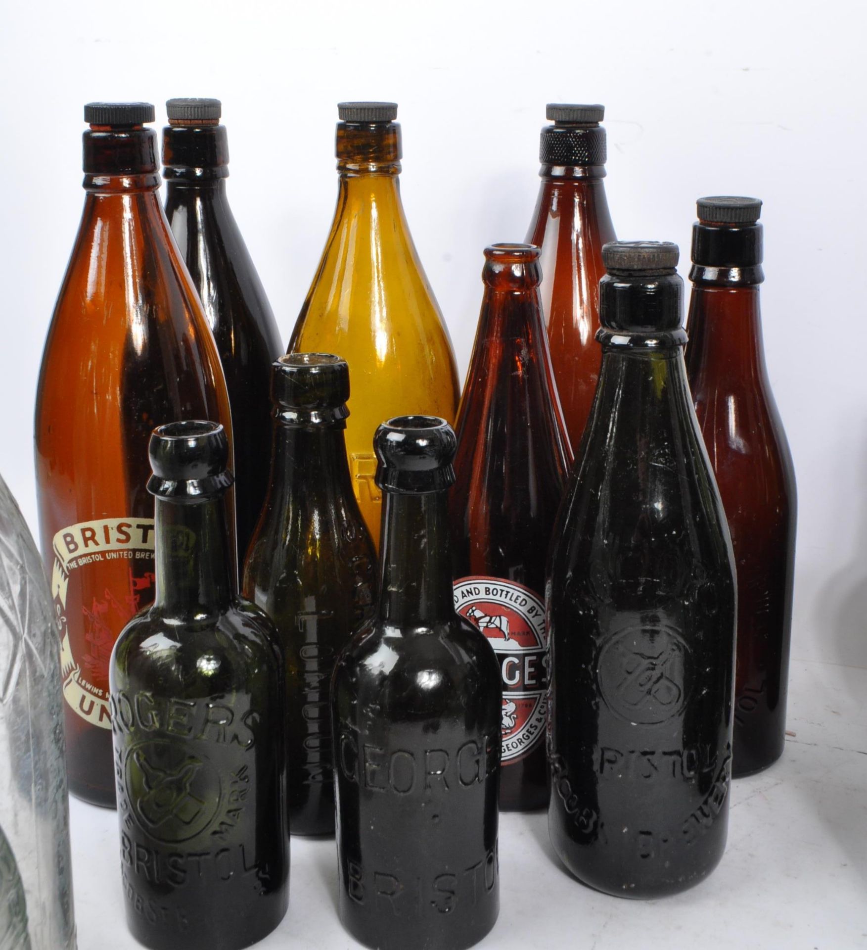 LARGE COLLECTION OF BRISTOL BREWERY GLASS BOTTLES - Bild 4 aus 6