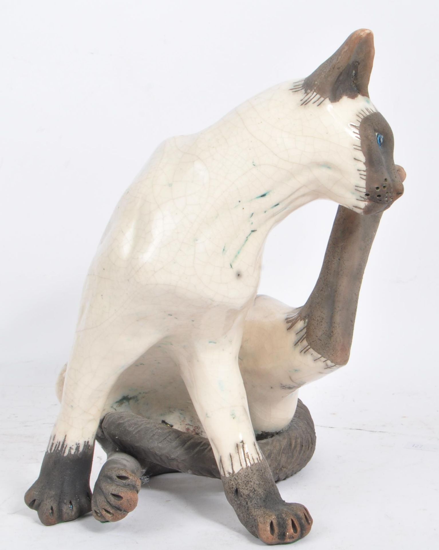 RUDGE CAT - CONTEMPORARY RAKU MODEL OF SIAMESE CAT - Image 4 of 6