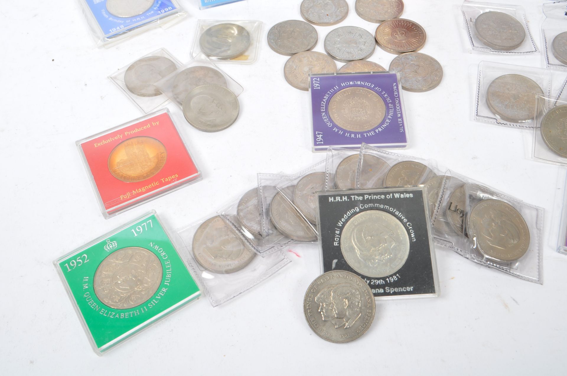 COLLECTION OF 20TH CENTURY BRITISH CURRENCY CROWN COINS - Bild 5 aus 7