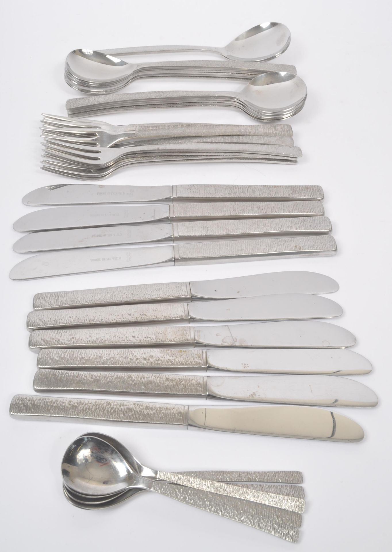 COLLECTION OF VINERS OF SHEFFIELD BARK EFFECT CUTLERY - Image 5 of 6