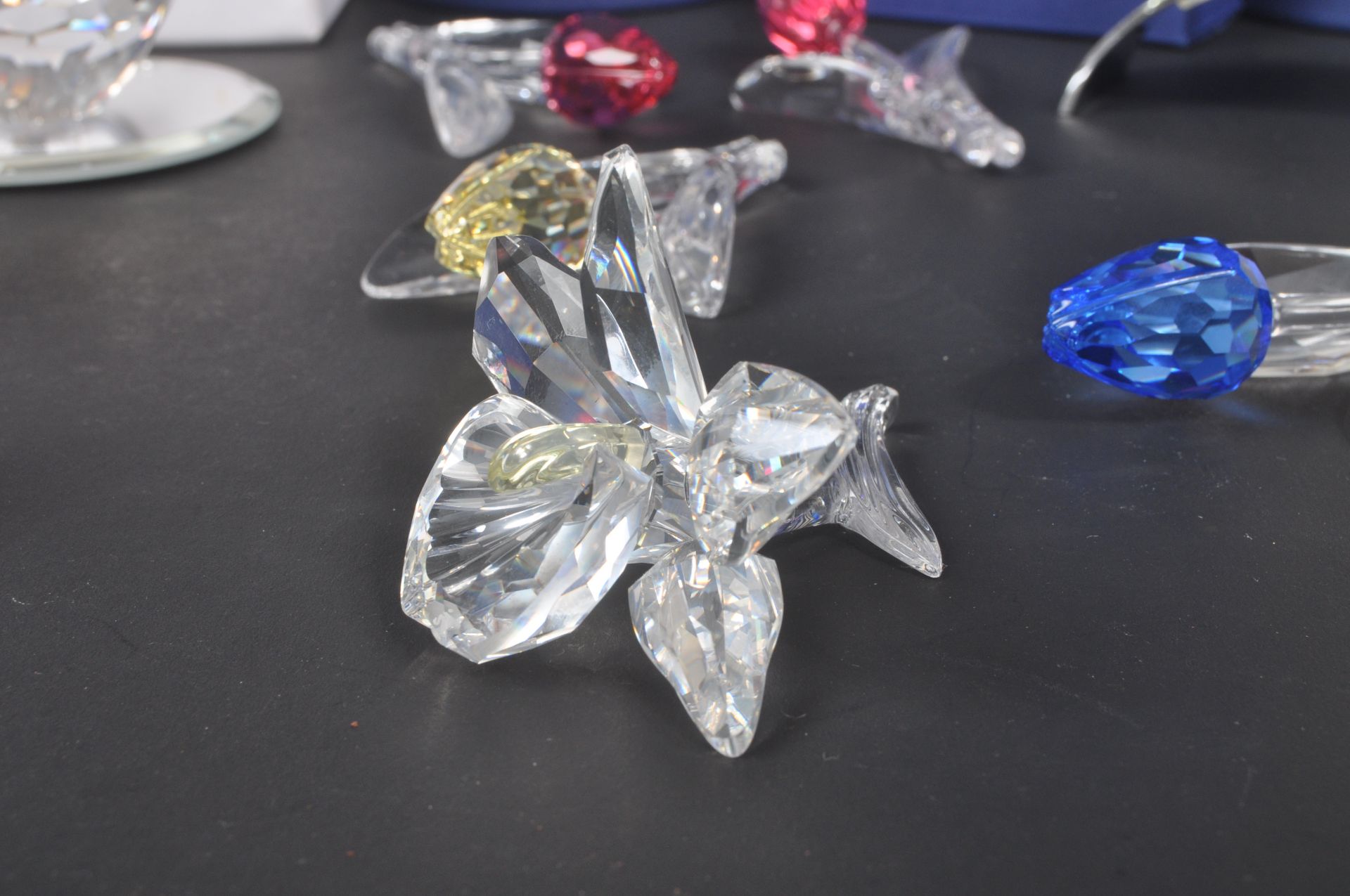 SWAROVSKI - COLLECTION OF CRYSTAL FLOWERS - Image 12 of 13