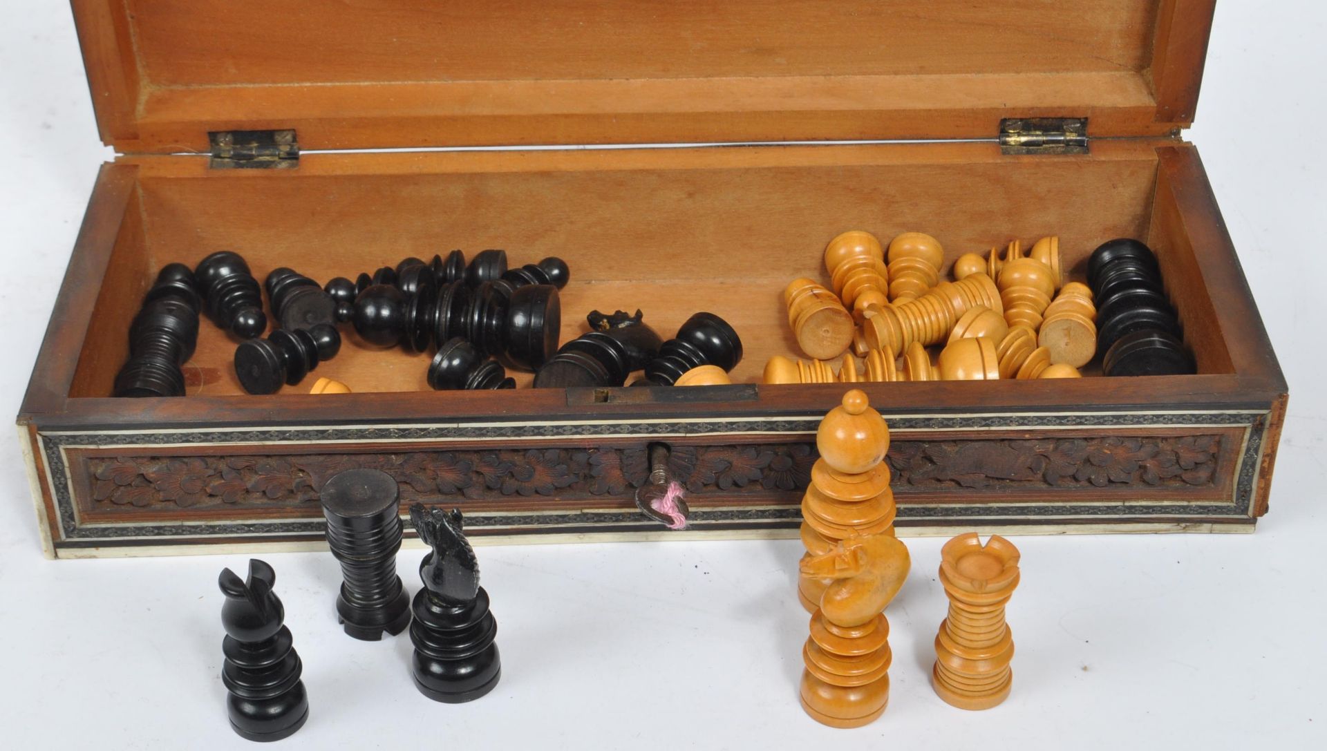 19TH CENTURY WOODEN GAMES BOXES - Bild 10 aus 10