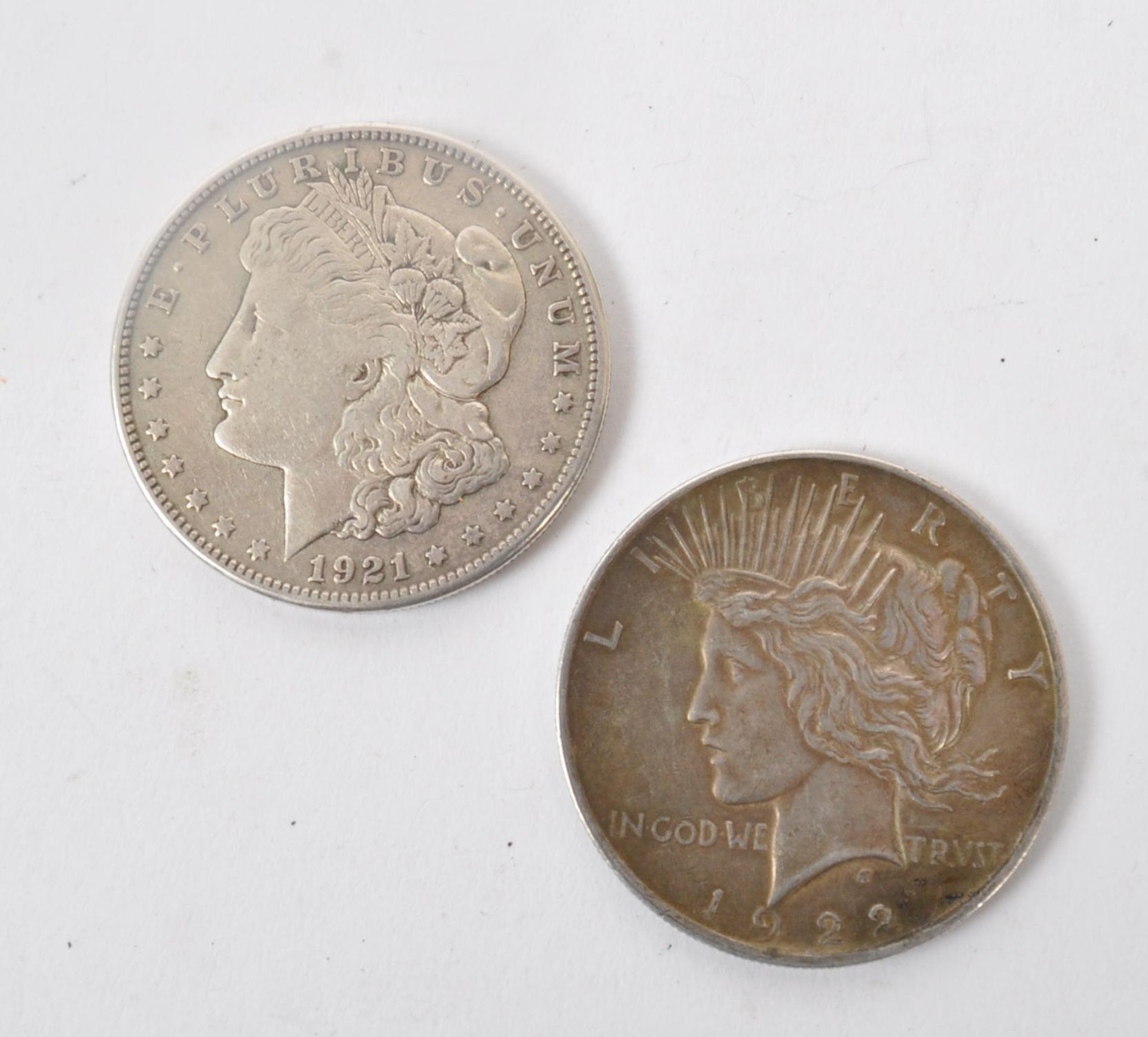 TWO LIBERTY HEAD ONE DOLLAR SILVER COINS - Bild 2 aus 2