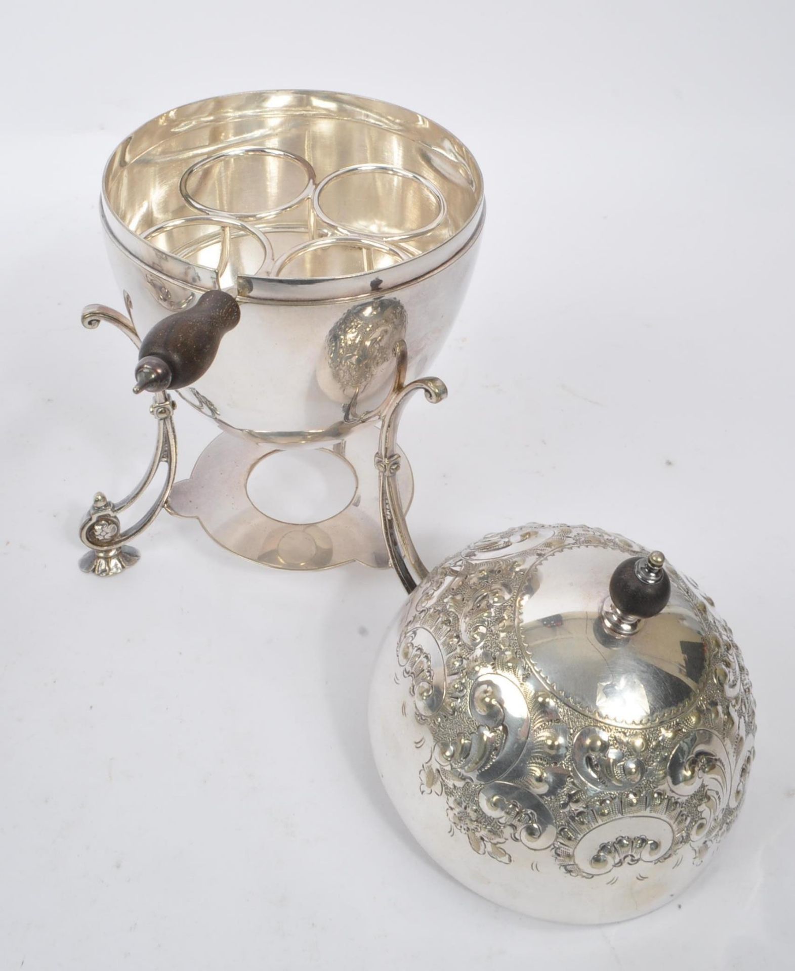 EARLY 20TH CENTURY EPNS SILVER BURNER & CODDLER - Bild 3 aus 10