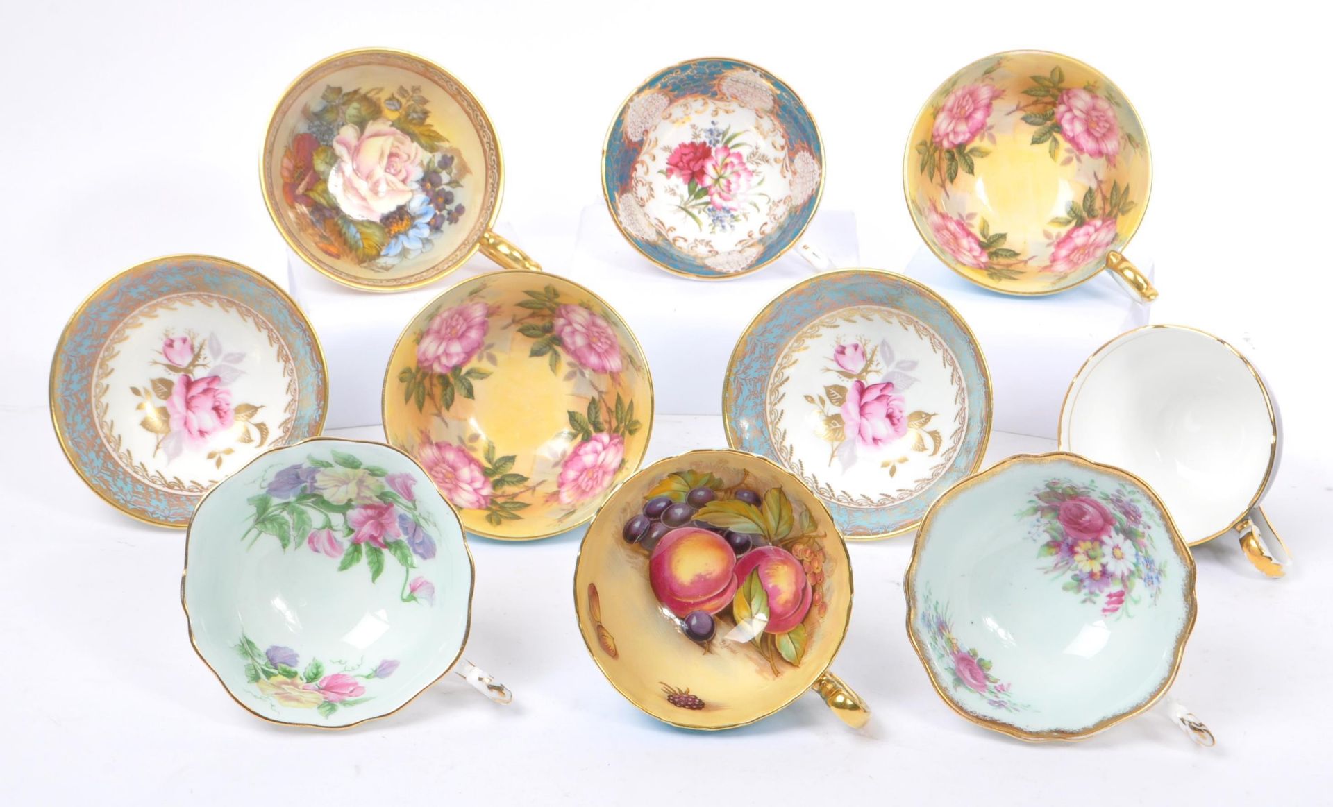 AYNSLEY - COLLECTION OF 20TH CENTURY CABINET TEACUPS