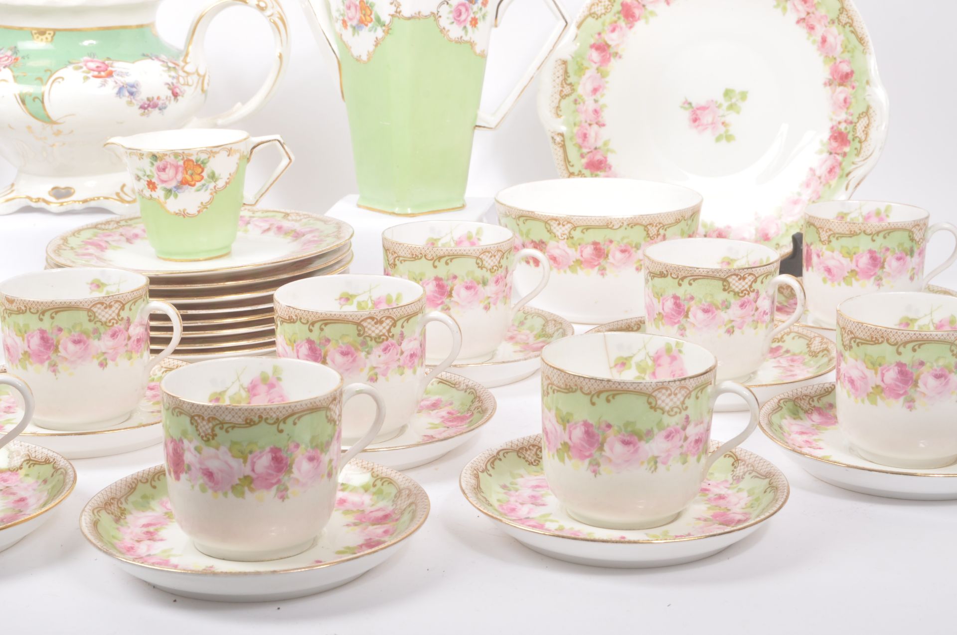 ROYAL DOULTON / LONGTON - DINNER / TEA SERVICE PINK ROSE - Bild 3 aus 14