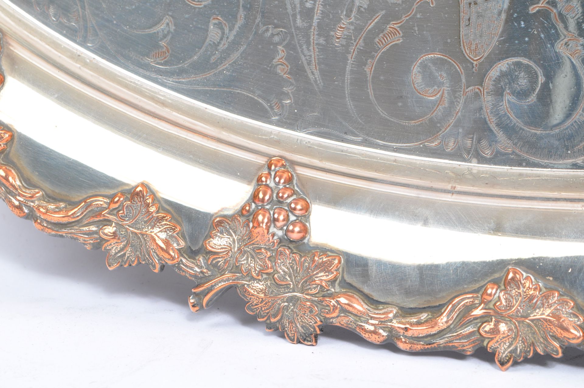 EARLY 20TH CENTURY WHITE METAL ENGRAVED SERVING TRAY - Bild 4 aus 6