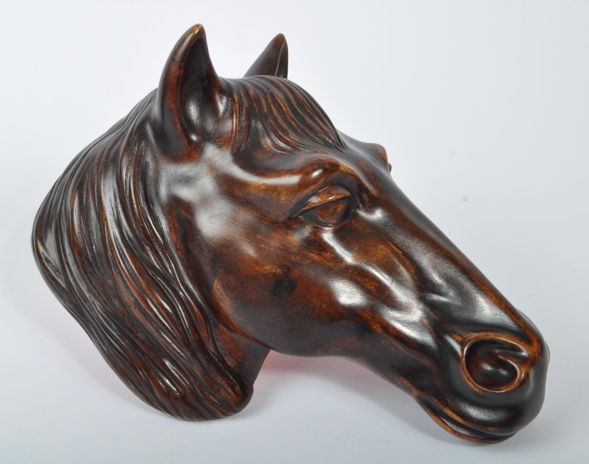 SOLID HORSE HEAD WALL HANGING WITH BOOKENDS - Image 4 of 5