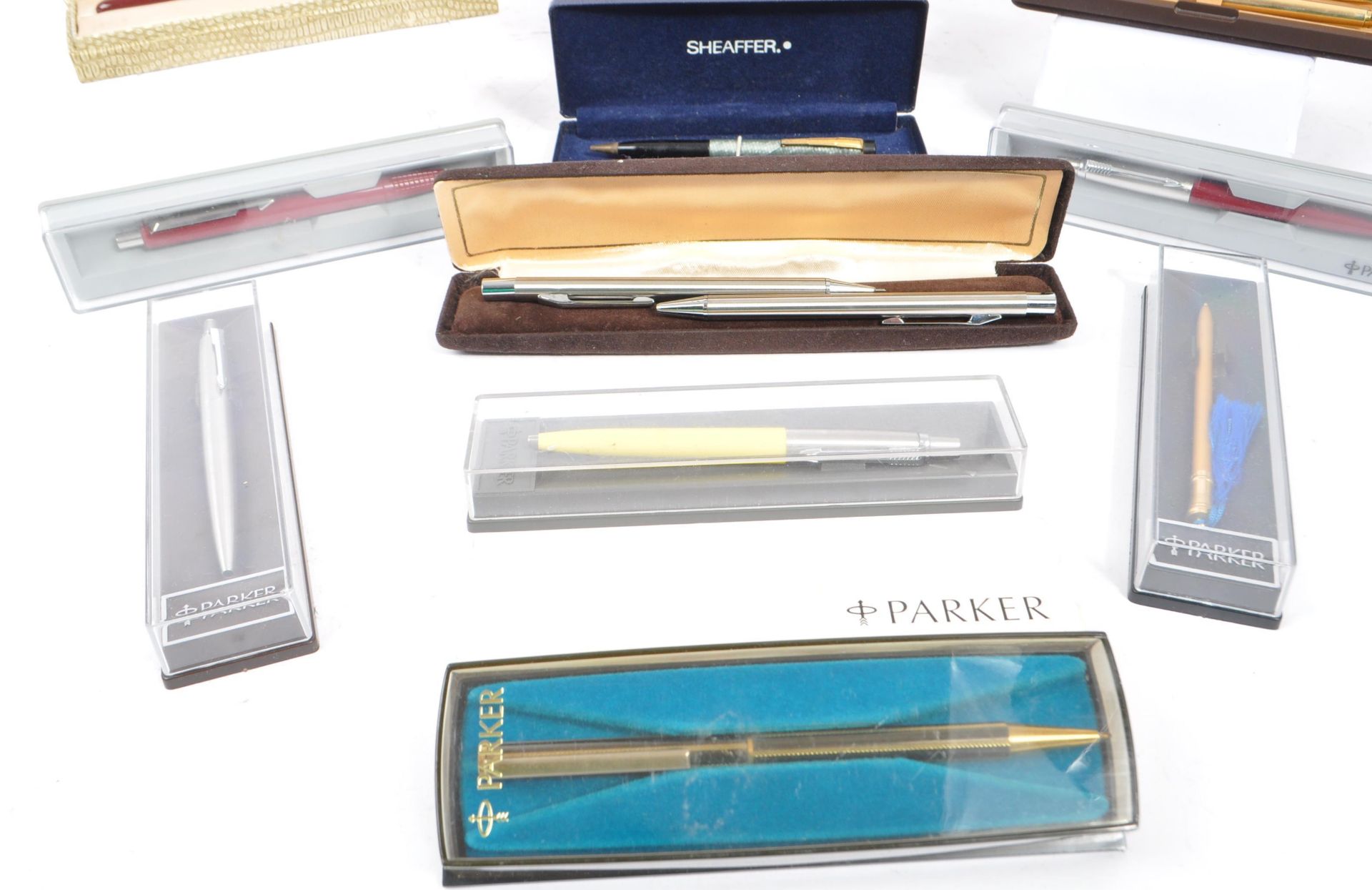 PARKER - COLLECTION OF ELEVEN BOXED PENS - Bild 5 aus 6