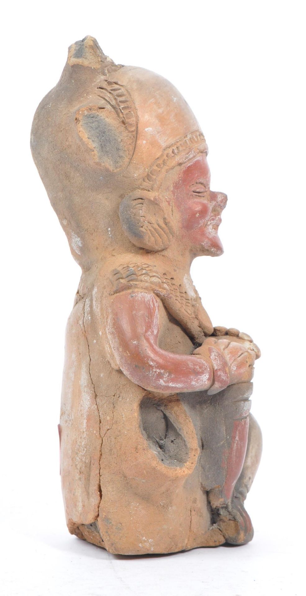 20TH CENTURY SOUTH AMERICAN CLAY FIGURE - Bild 2 aus 7