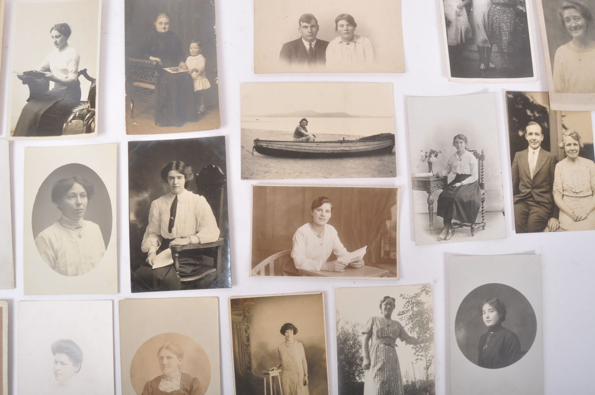 COLLECTION OF REAL PHOTO POSTCARDS OF SOCIAL HISTORY WOMEN - Bild 4 aus 15