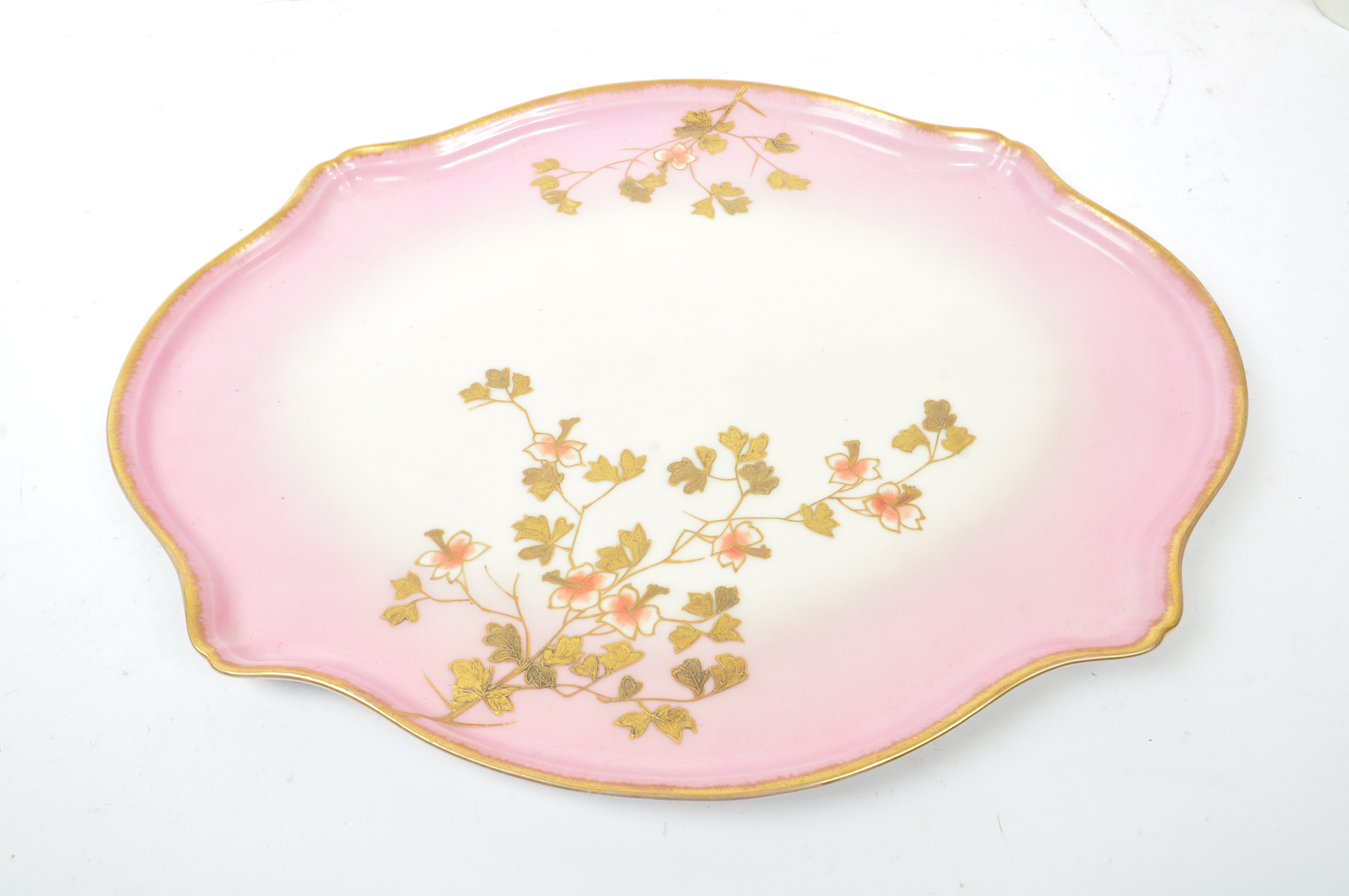 EDWARDIAN PINK GILT BACHELOR SERVICE WITH TRAY - Image 4 of 5