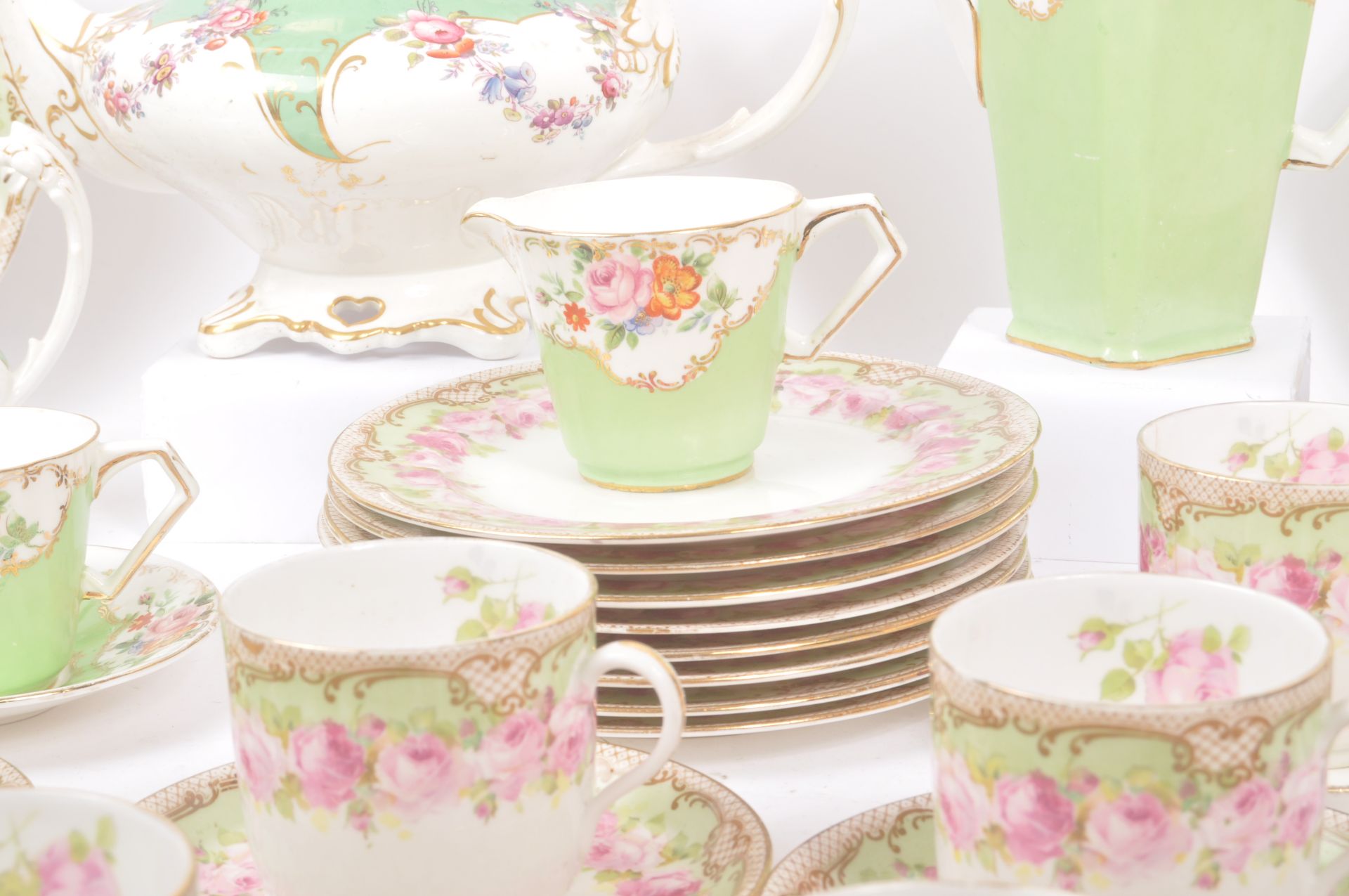 ROYAL DOULTON / LONGTON - DINNER / TEA SERVICE PINK ROSE - Bild 6 aus 14