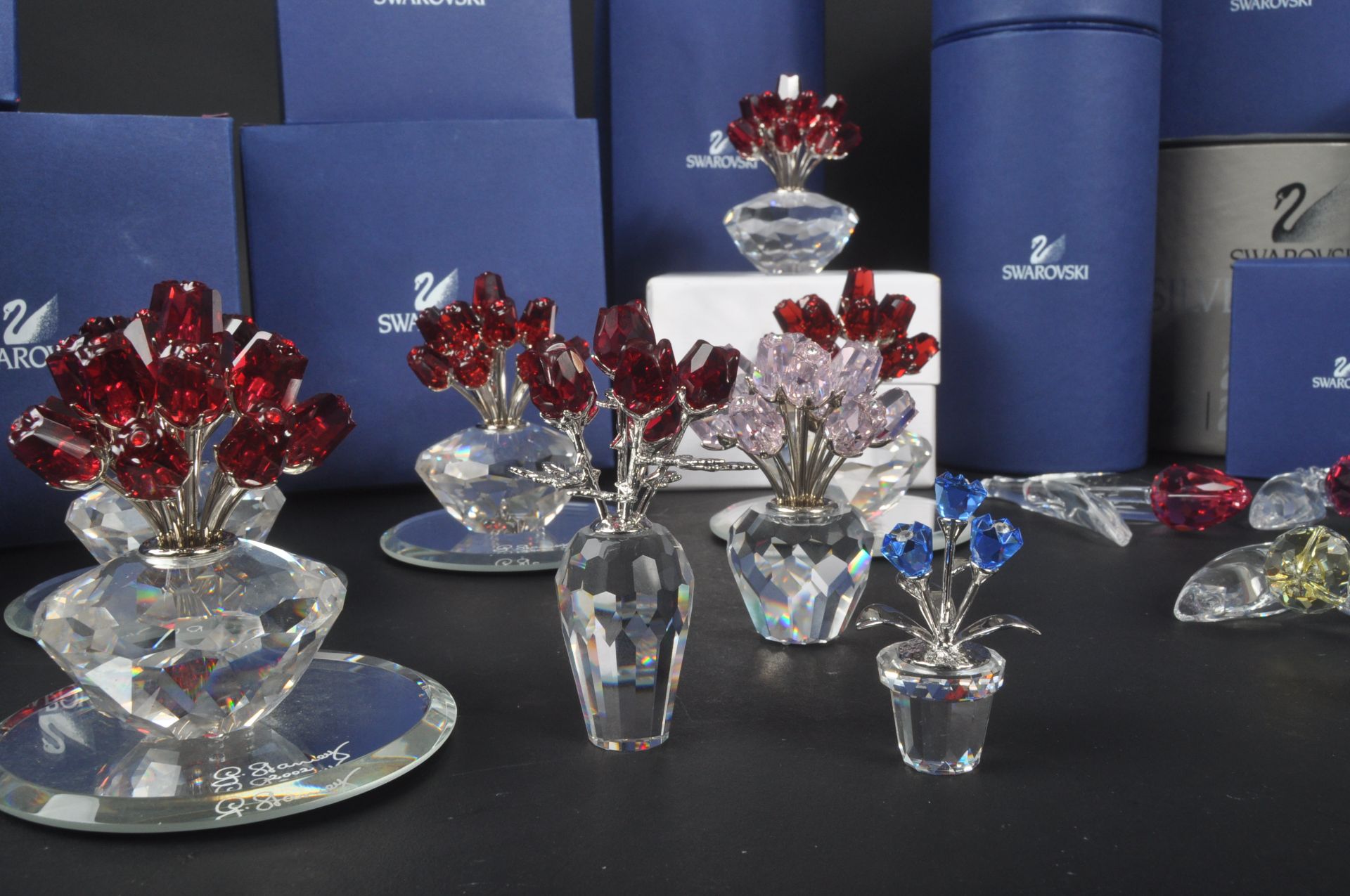 SWAROVSKI - COLLECTION OF CRYSTAL FLOWERS - Image 2 of 13