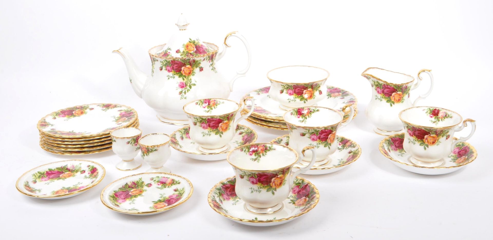 MID 20TH CENTURY OLD COUNTRY ROSES ROYAL ALBERT TEA SET