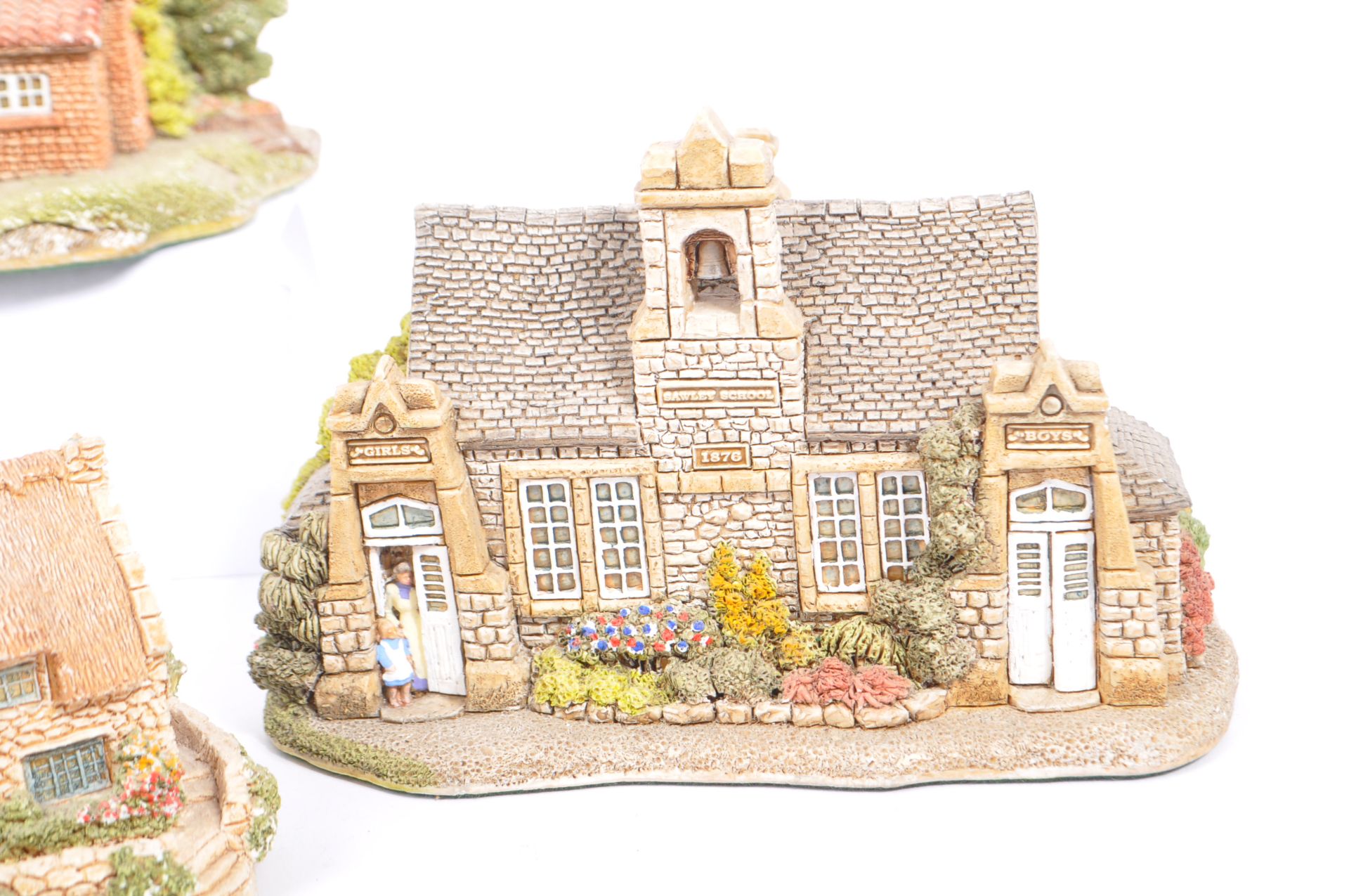 COLLECTION OF VINTAGE LILLIPUT LANE COTTAGES - Image 9 of 11