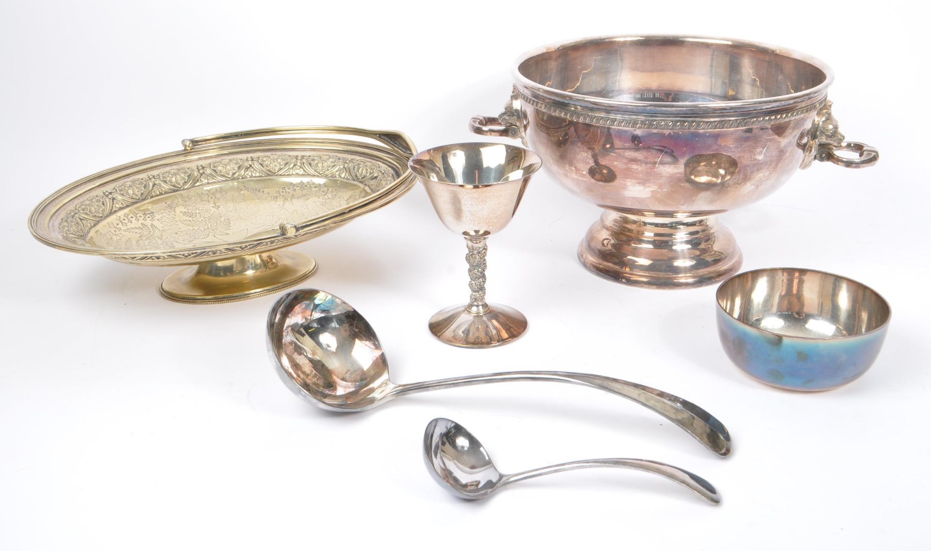 COLLECTION OF SILVER PLATED ITEMS TO INCLUDE PUNCH BOWL