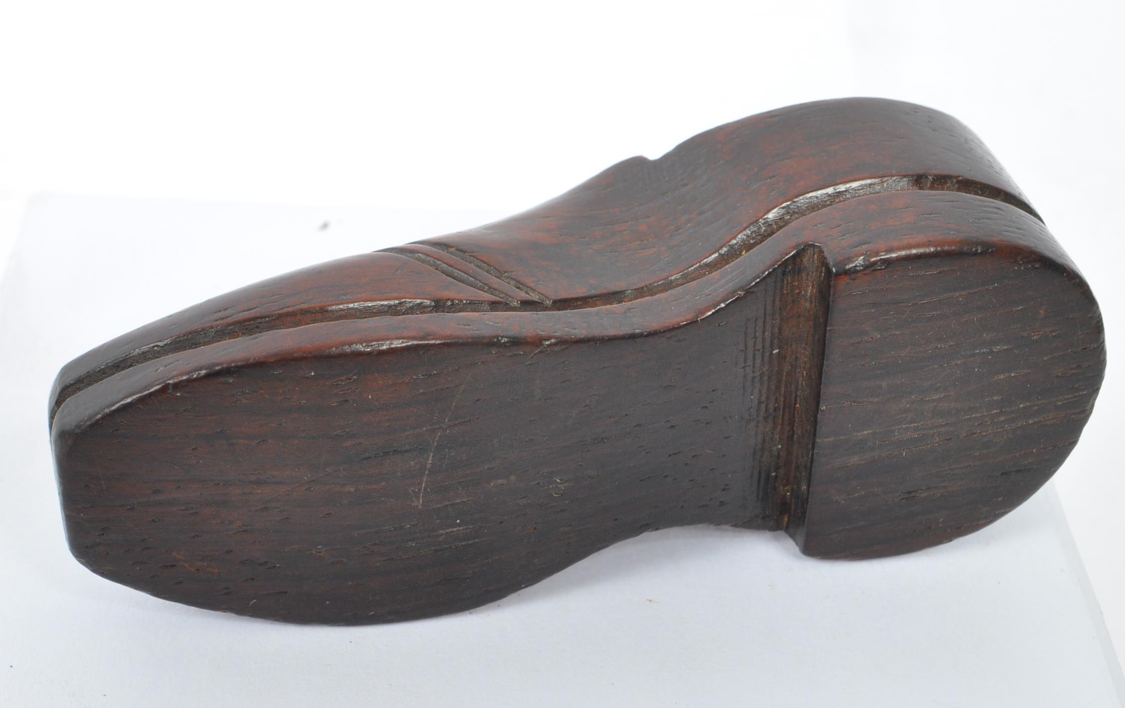 19TH CENTURY APPRENTICE PIECE WOODEN CARVED SHOE - Image 5 of 5