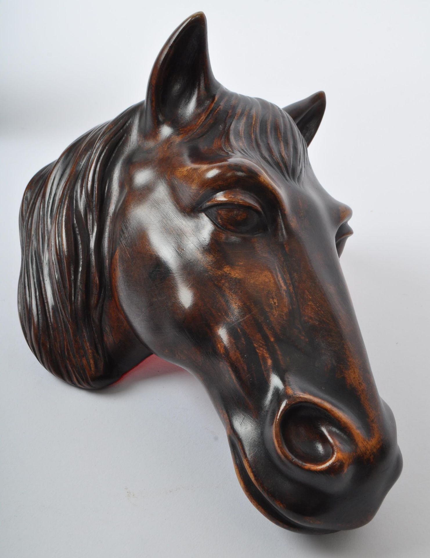 SOLID HORSE HEAD WALL HANGING WITH BOOKENDS - Image 5 of 5