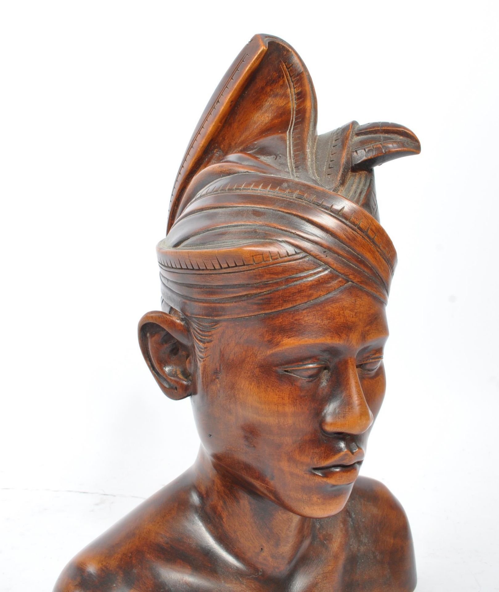 TWO MID CENTURY BALINESE HARDWOOD BUSTS - Image 6 of 8