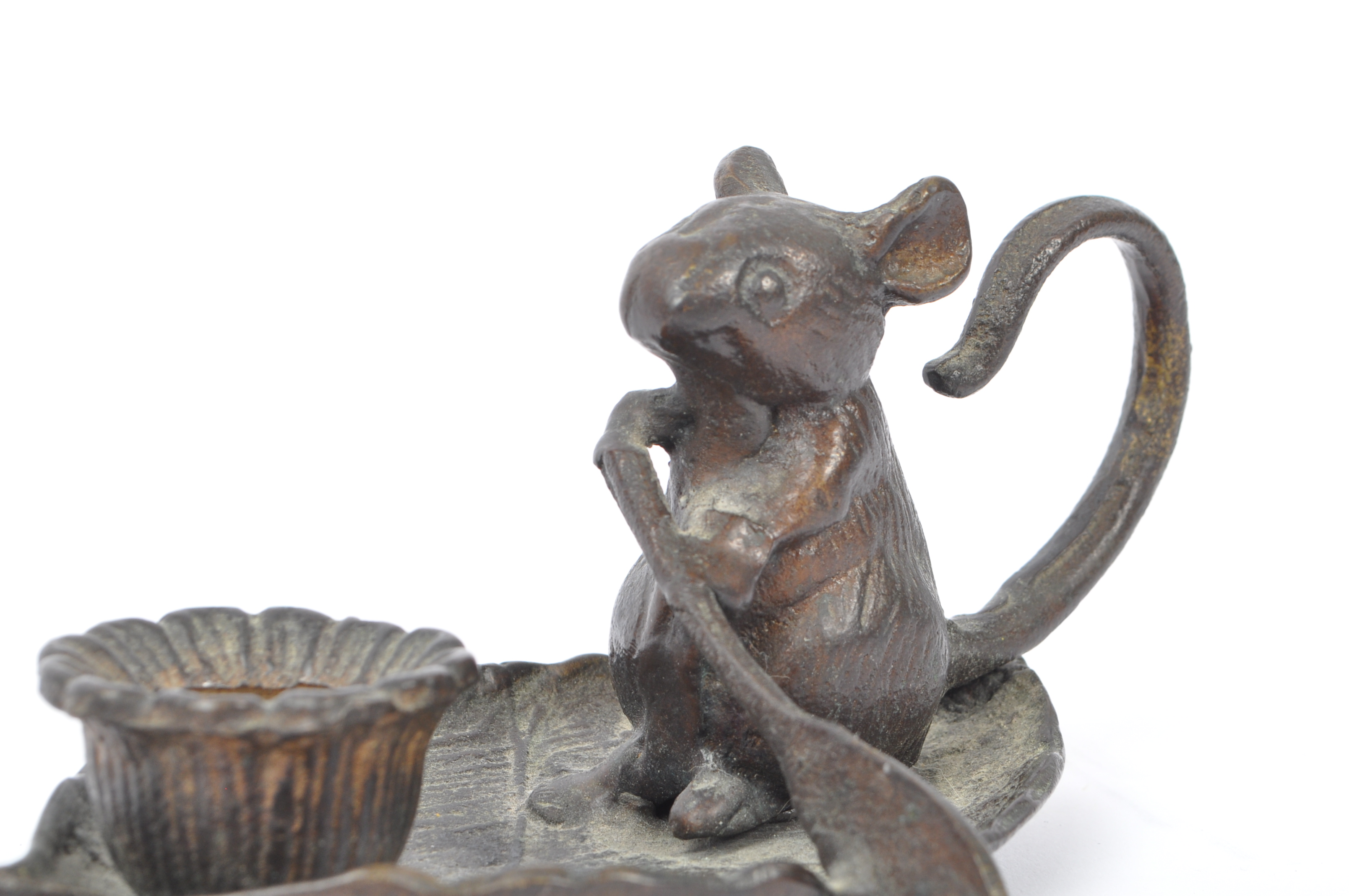 BRONZE MOUSE CANDLESTICK HOLDER / CHAMBER STICK - Image 5 of 6
