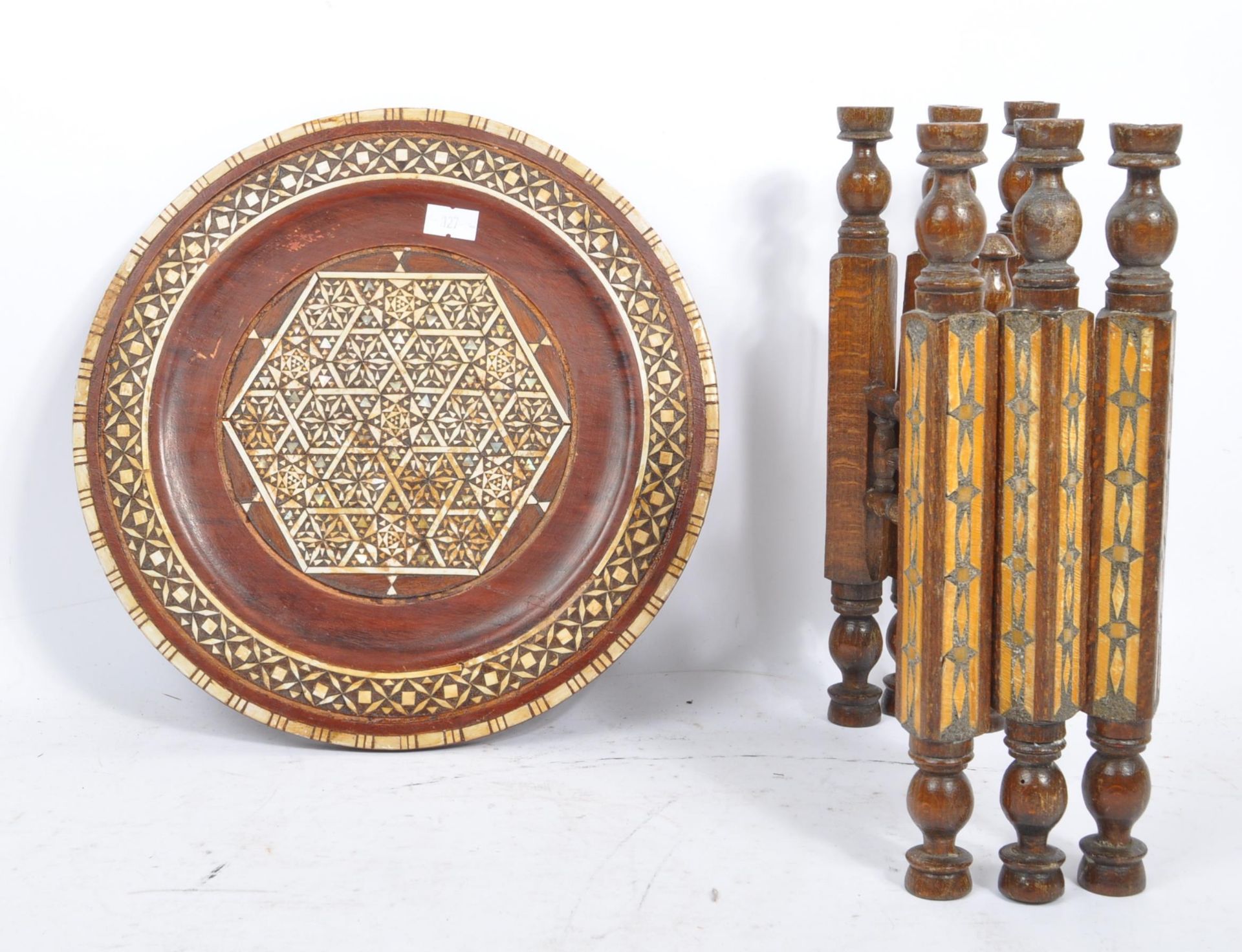 VINTAGE 20TH CENTURY SMALL PROPORTION INDIAN BENARES TABLE - Bild 2 aus 5