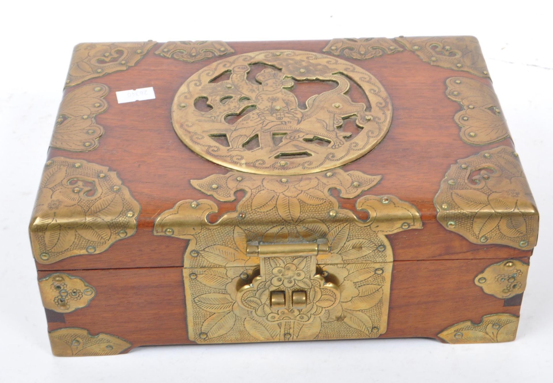 20TH CENTURY CHINESE BRASS BOUND JEWELLERY BOX - Bild 3 aus 10