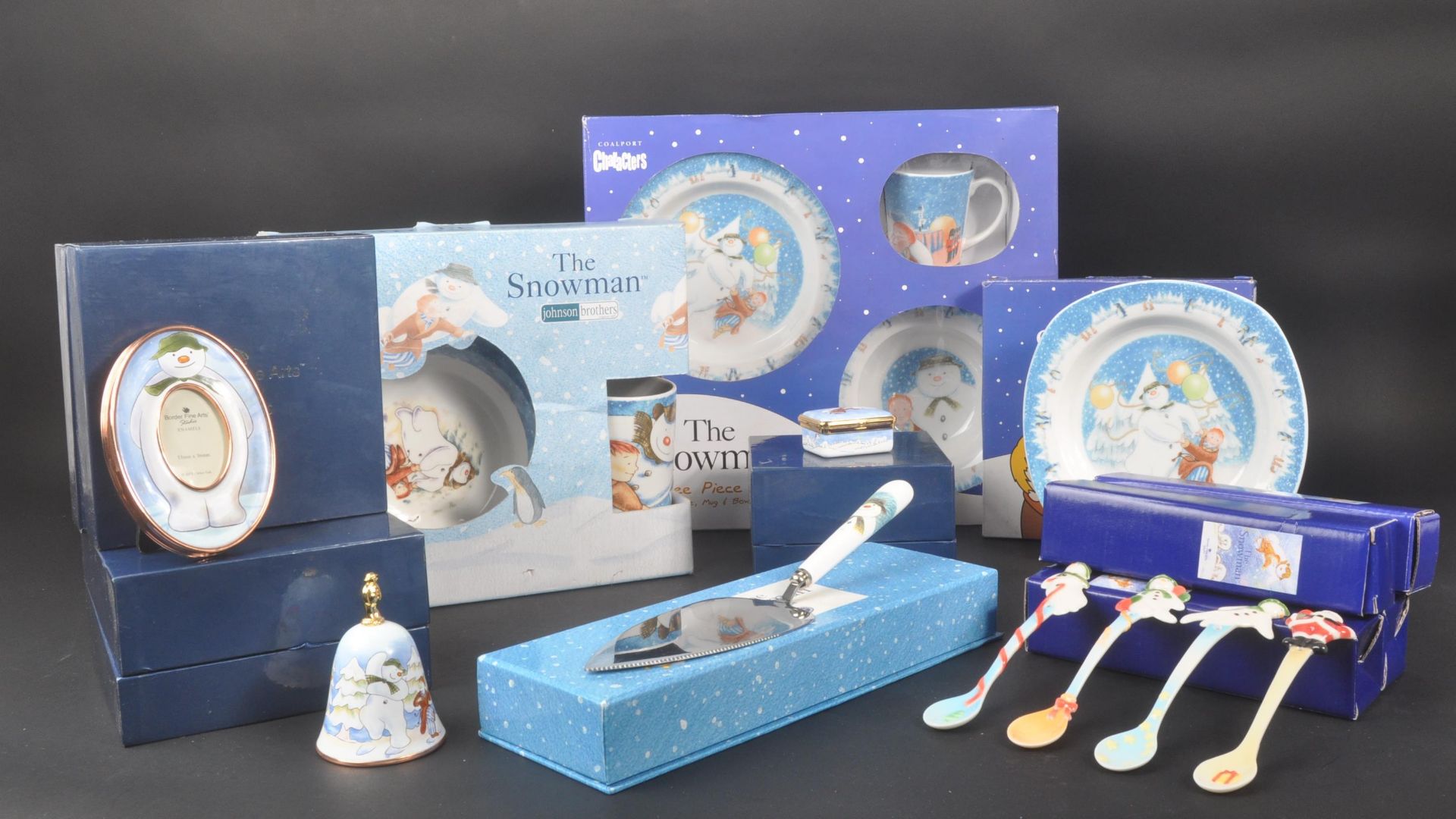 THE SNOWMAN - COLLECTION OF CERAMIC AND ENAMELLED ITEMS