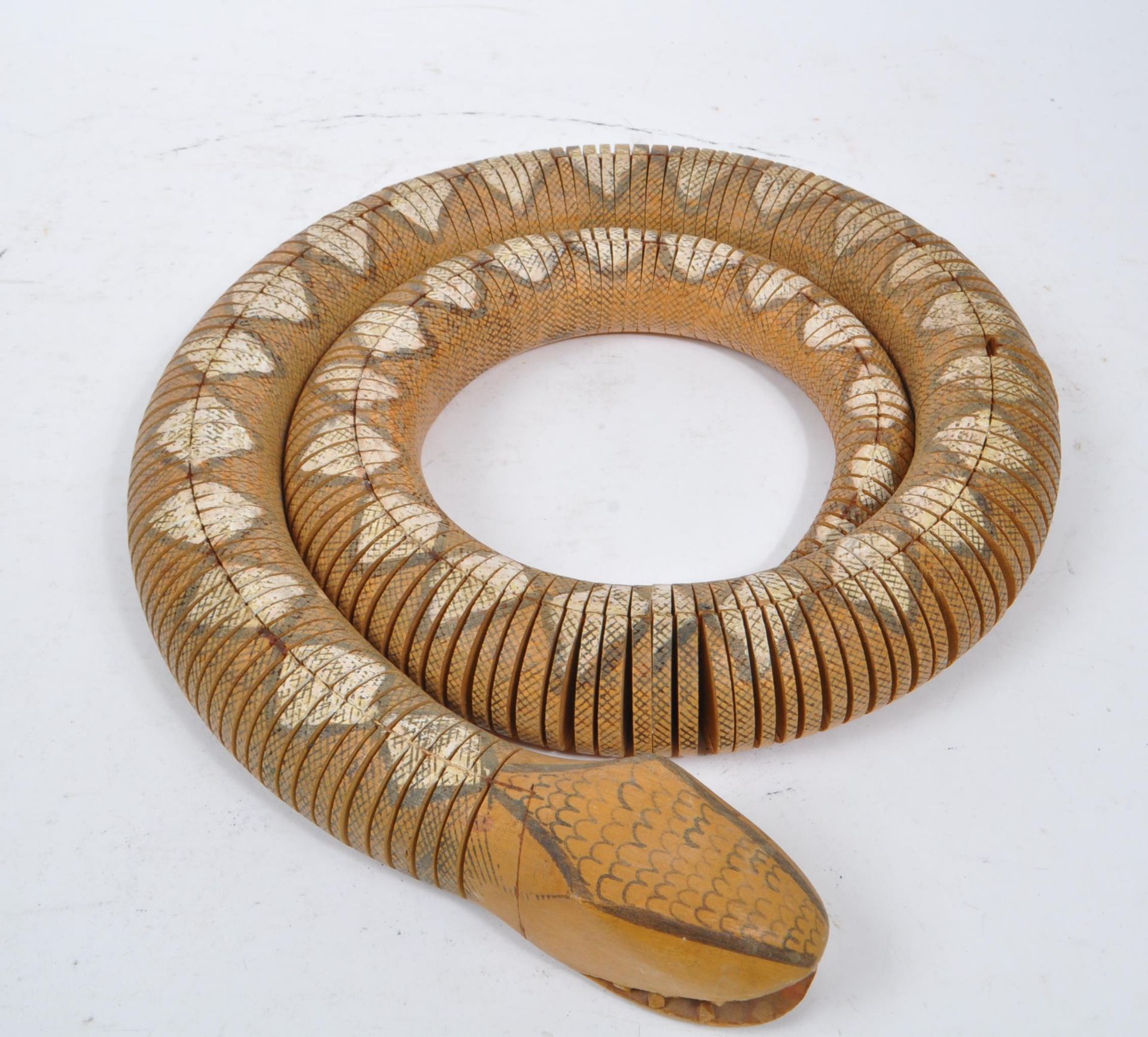 20TH CENTURY HAND PAINTED WOODEN ARTICULATED SNAKE - Image 4 of 5