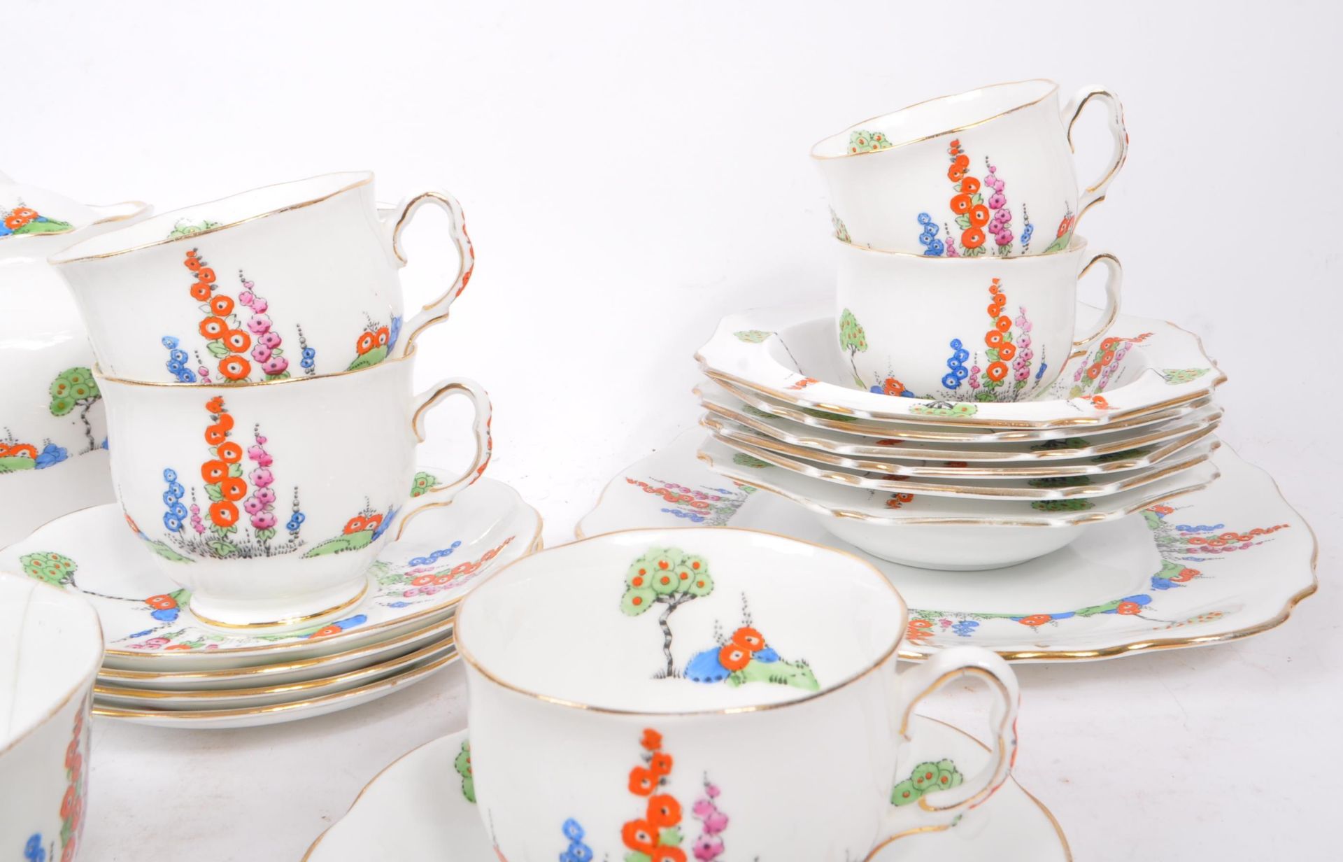 ROYAL ALBERT - HAPPYLAND PATTERN - PORCELAIN PART TEA SET - Image 5 of 9