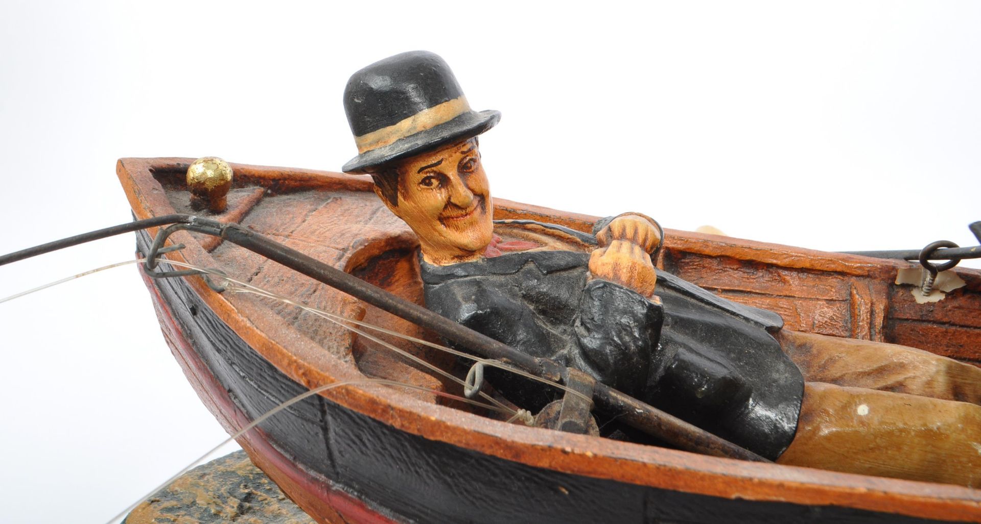 VINTAGE 20TH CENTURY WOODEN MODEL OF A FISHING BOAT - Image 3 of 5