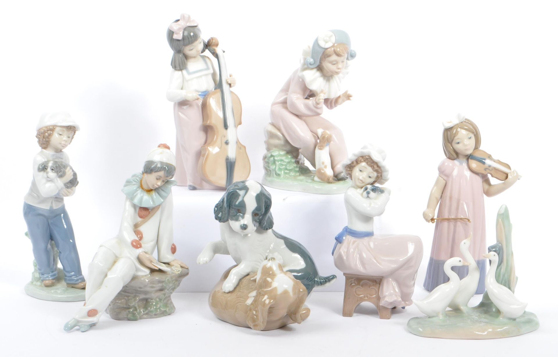 COLLECTION OF VARIOUS NAO / LLADRO SPANISH PORCELAIN FIGURINES