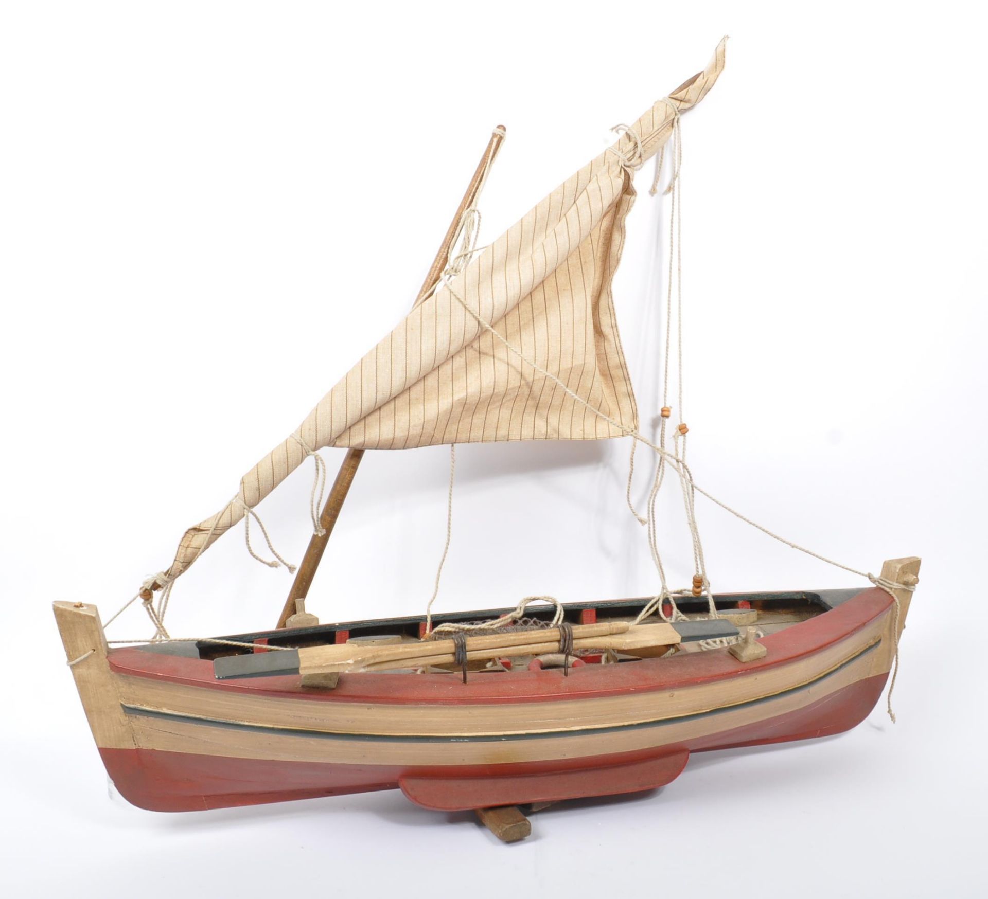 VINTAGE 20TH CENTURY WOODEN POND SAILING YACHT - Image 4 of 6