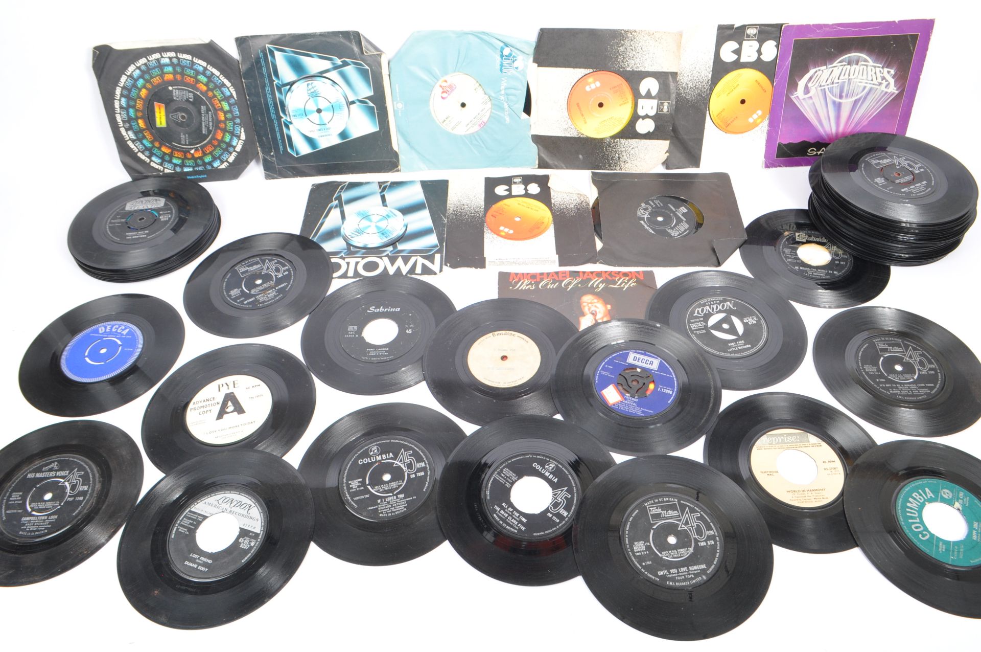 COLLECTION OF LATER 20TH CENTURY 45 RPM VINYL SINGLE RECORDS