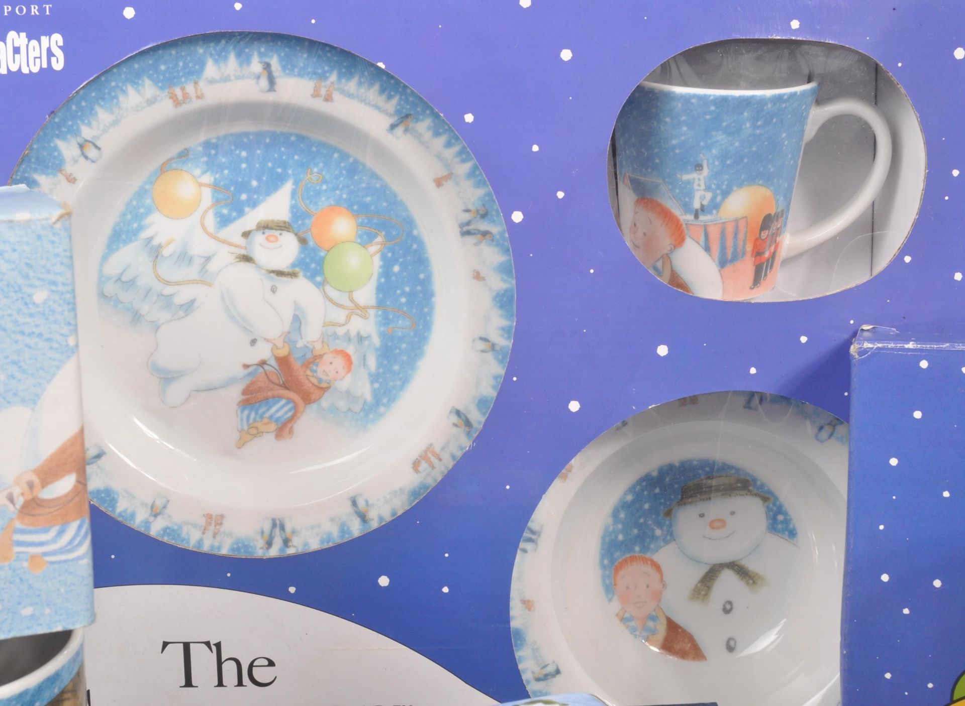 THE SNOWMAN - COLLECTION OF CERAMIC AND ENAMELLED ITEMS - Image 6 of 8