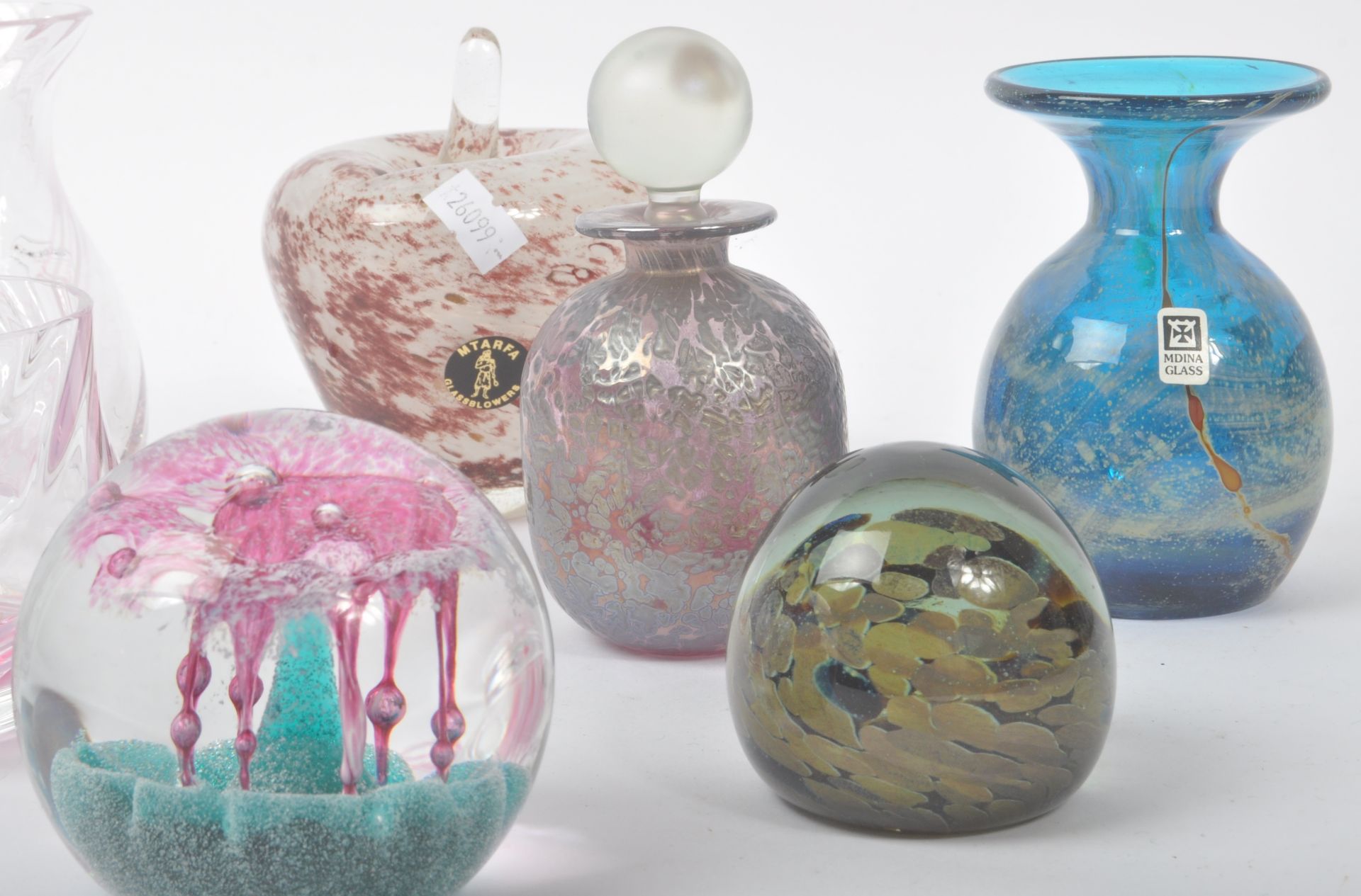 COLLECTION OF LATE 20TH CENTURY STUDIO ART GLASS - Image 4 of 5