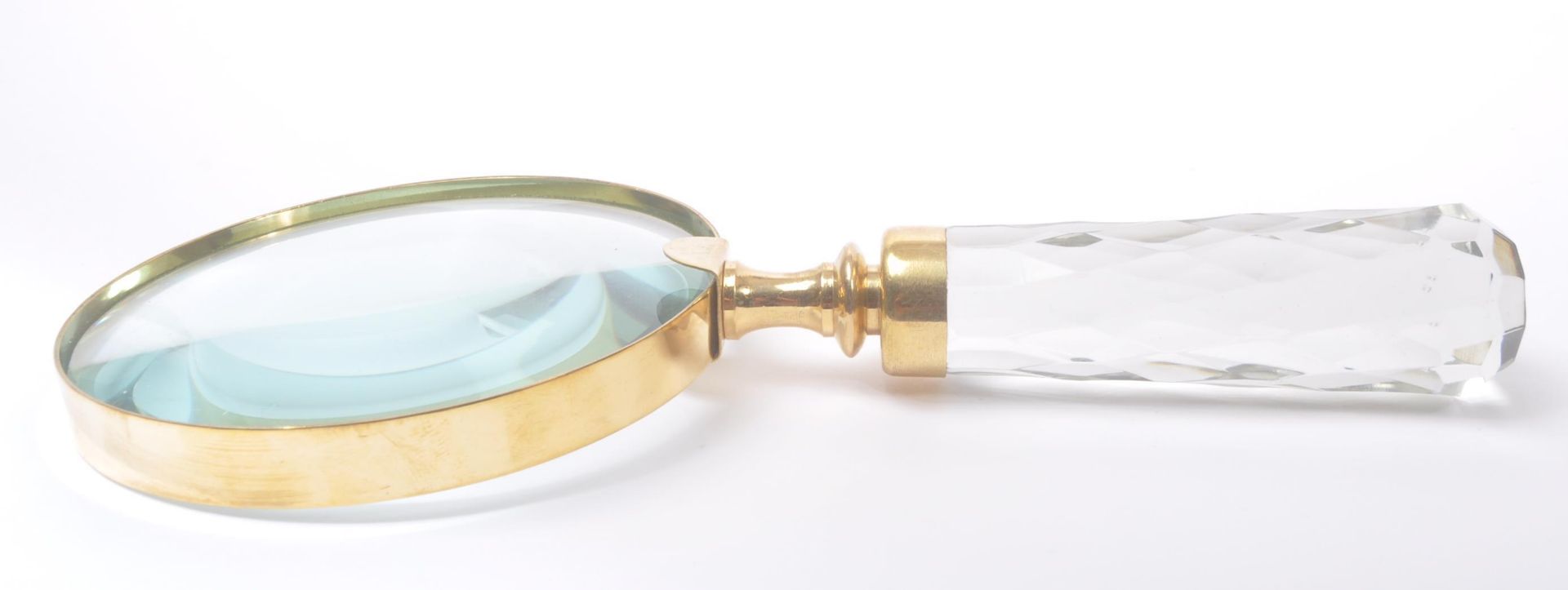 20TH CENTURY BRASS MAGNIFYING GLASS WITH GLASS HANDLE - Image 4 of 5