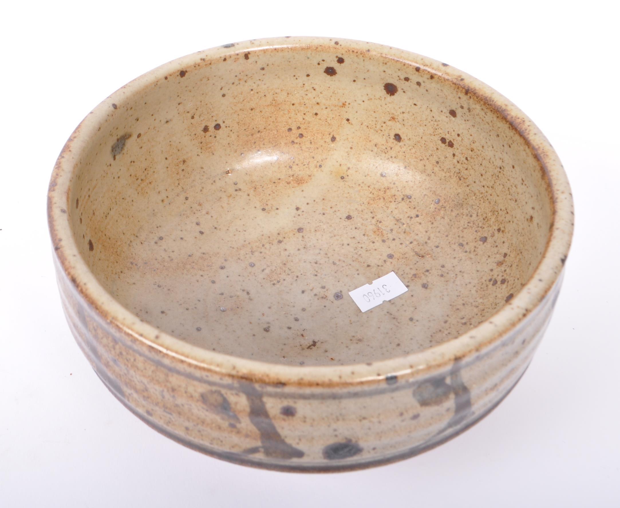 BERNARD LEACH - 20TH CENTURY STUDIO POTTERY STONEWARE BOWL - Bild 2 aus 5